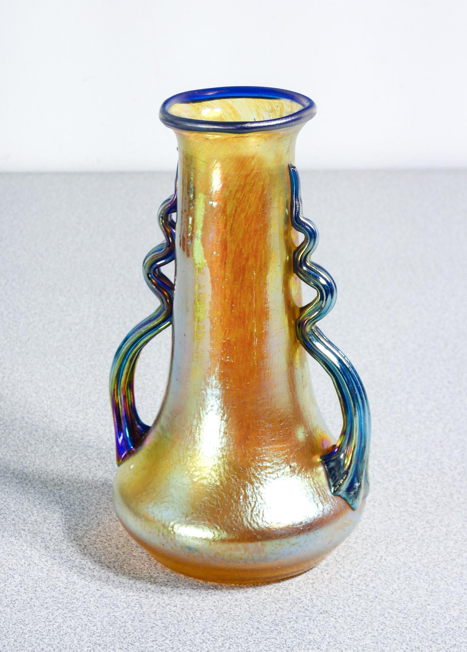 LOETZ Austria iridescent blown glass vase, signed on bottom. 1900s For Sale 3