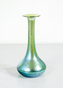 LOETZ Austria Papillon crete iridescent blown glass vase. Austria, 1900s
