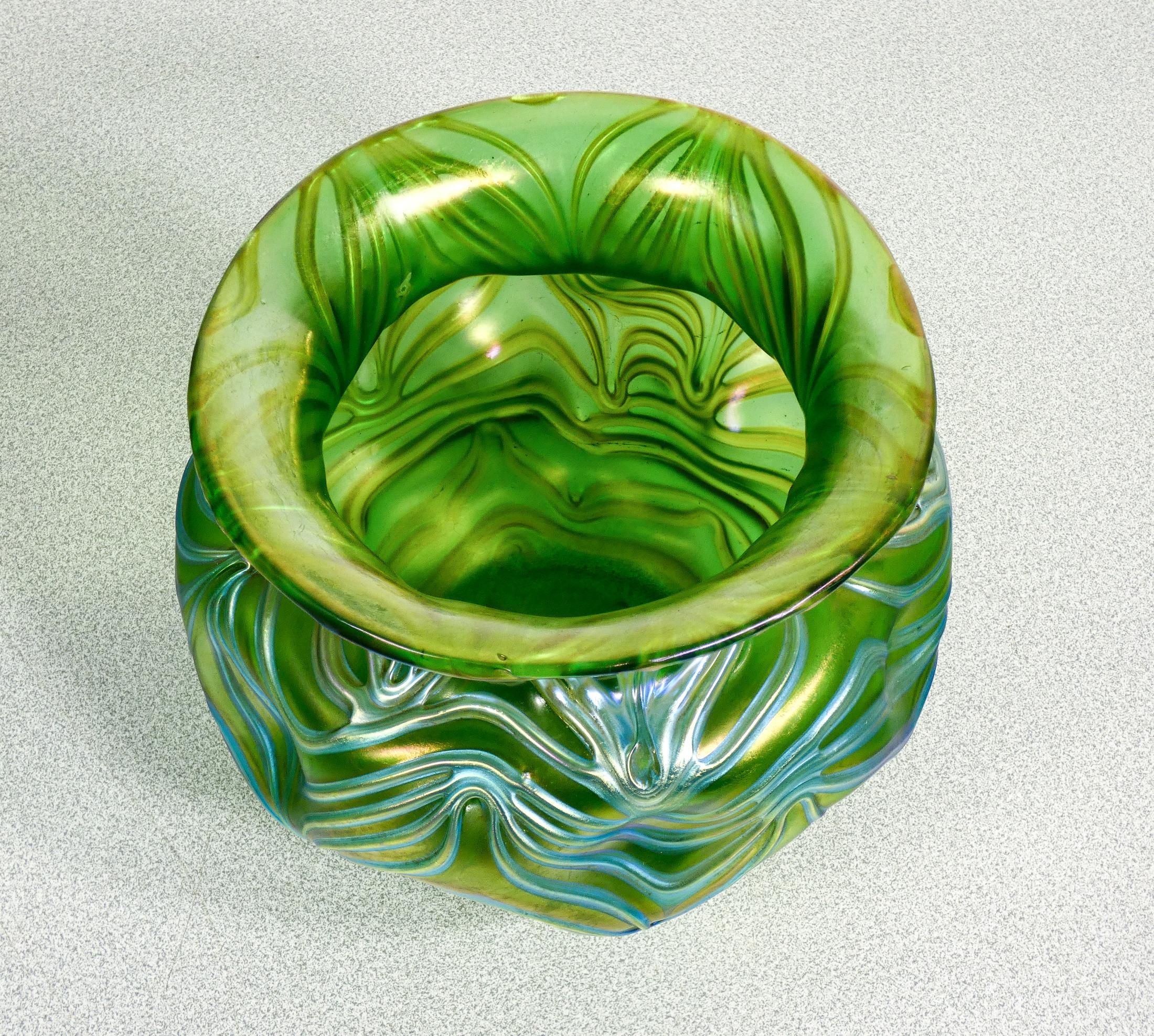 Glass LOETZ Formosa iridescent blown glass vase. Austria, 1900s For Sale
