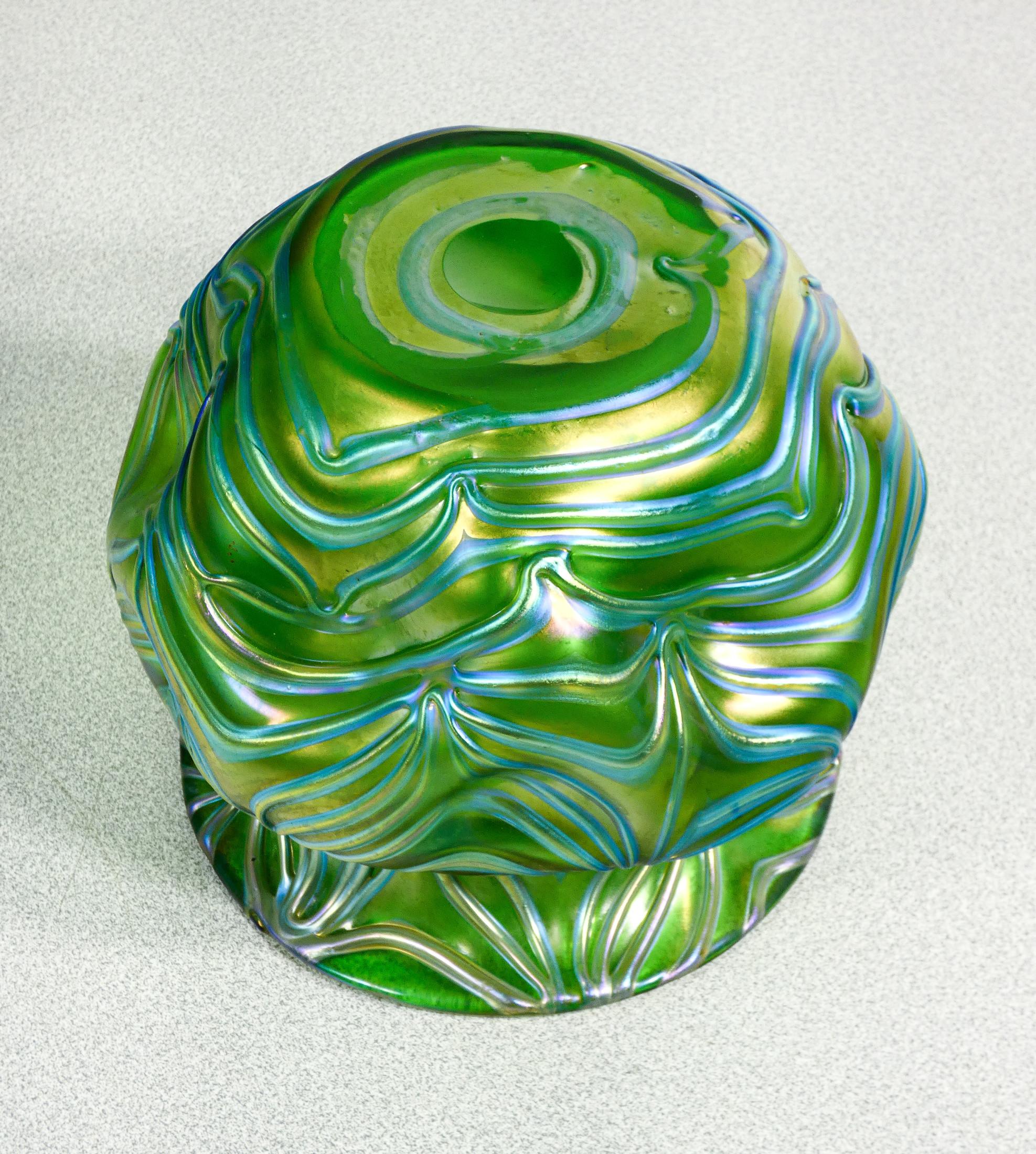 LOETZ Formosa iridescent blown glass vase. Austria, 1900s For Sale 2
