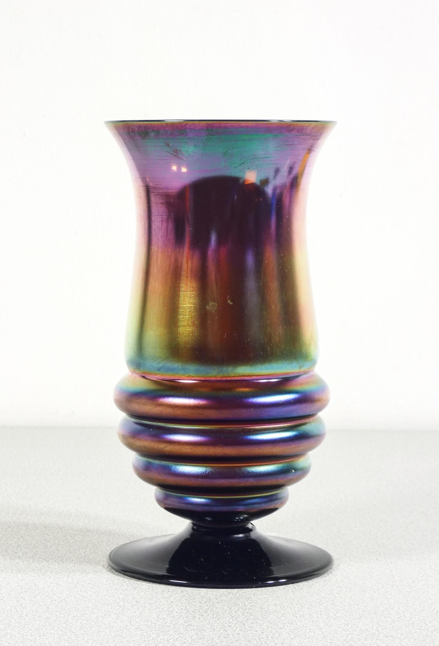 German Vase en verre soufflé irisé de la série Myra de WMF. Allemagne, années 1920/30 en vente