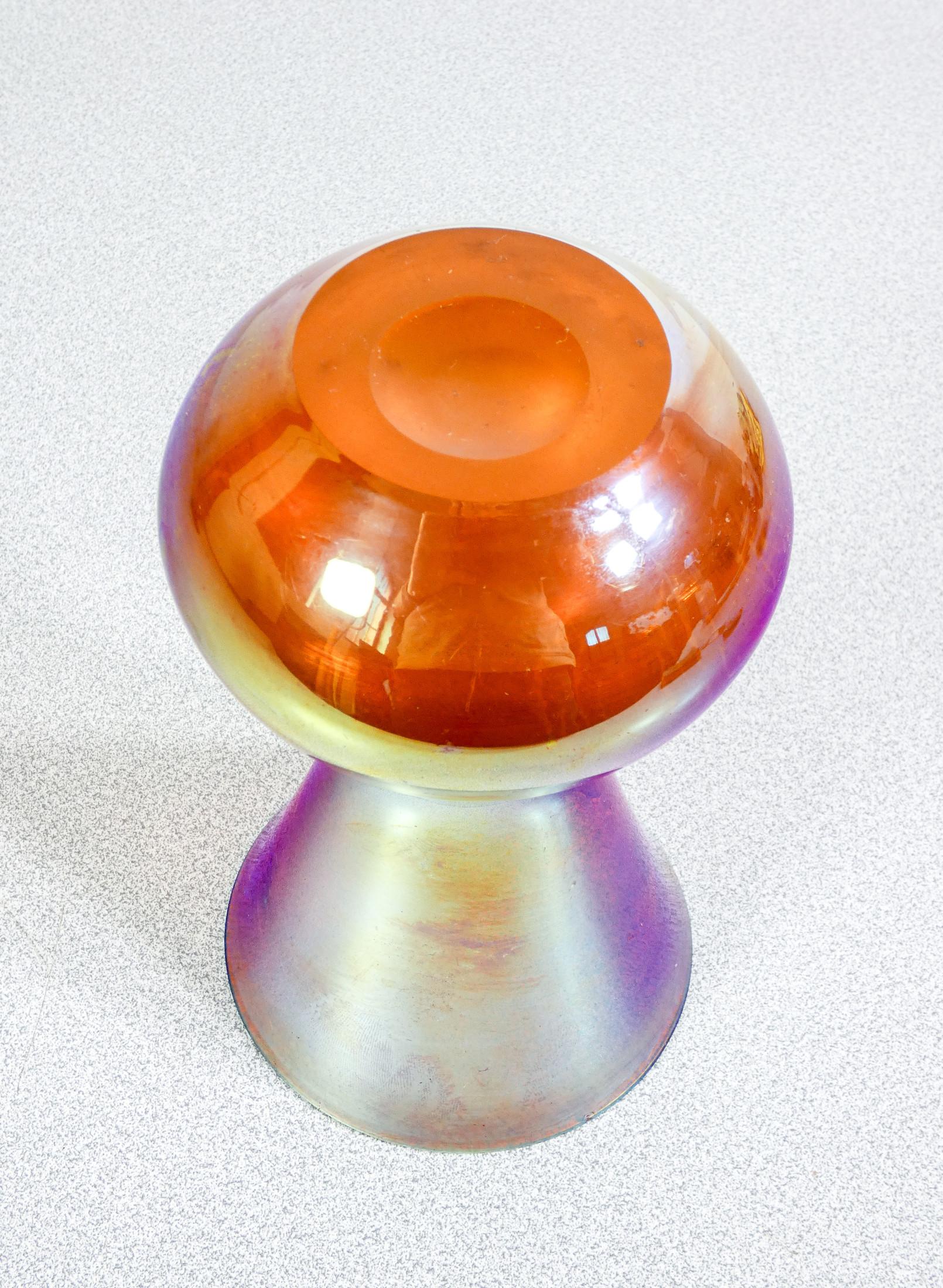 Vaso in vetro soffiato iridescente WMF serie Myra. Germania, Anni 20/30 in vendita 2