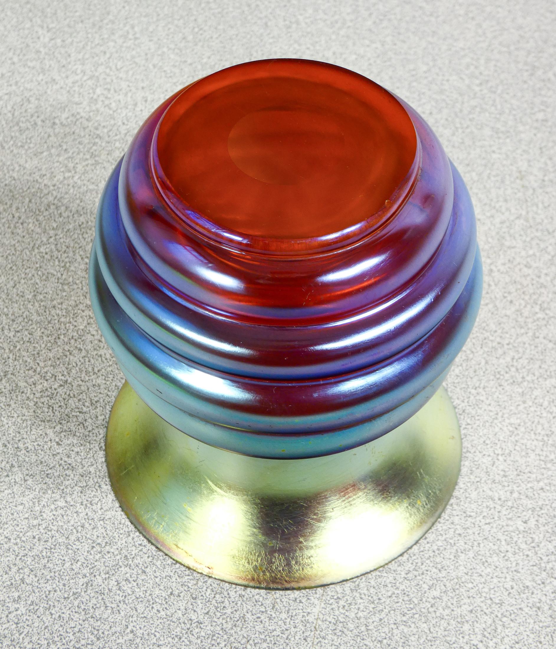 Vaso in vetro soffiato iridescente WMF serie Myra. Germania, Anni 20/30 in vendita 3