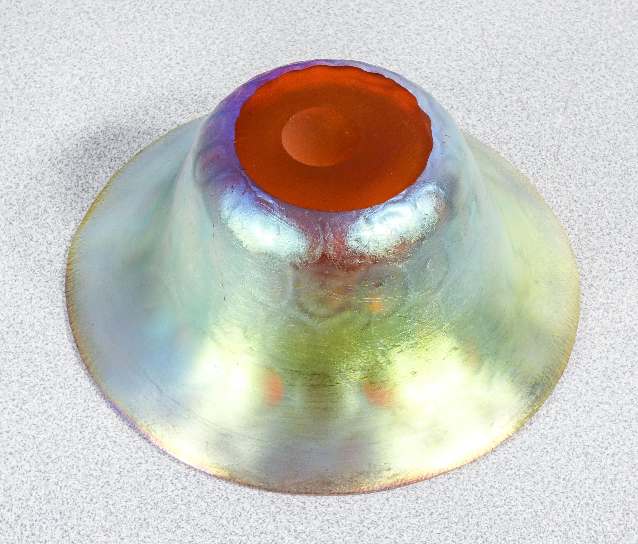 WMF Myra series iridescent blown glass vase. Germany, 1920s/30s For Sale 3