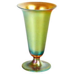WMF Myra Serie irisierende Vase aus geblasenem Glas. Deutschland, 1920er/30er Jahre