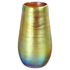 WMF Myra Serie irisierende Vase aus geblasenem Glas. Deutschland, 1920er/30er Jahre