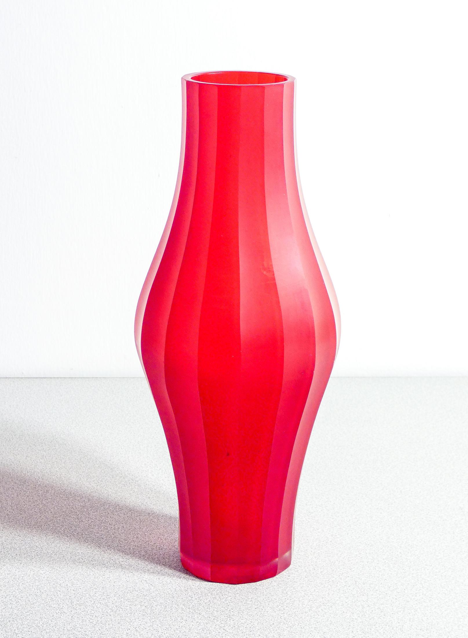 Italian Red Murano blown glass vase. Italy, 1980s For Sale