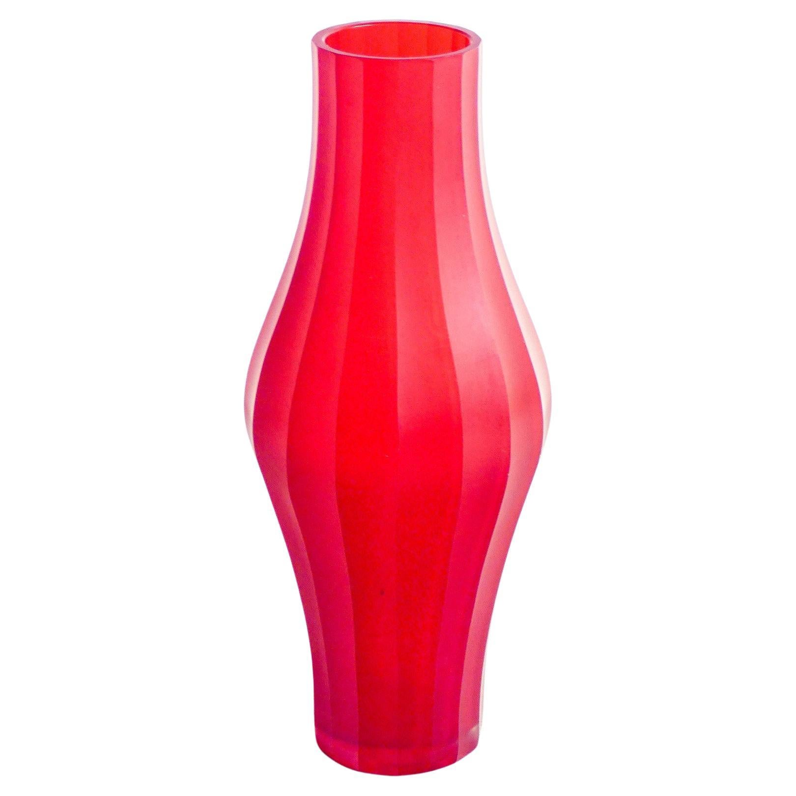 Red Murano blown glass vase. Italy, 1980s For Sale