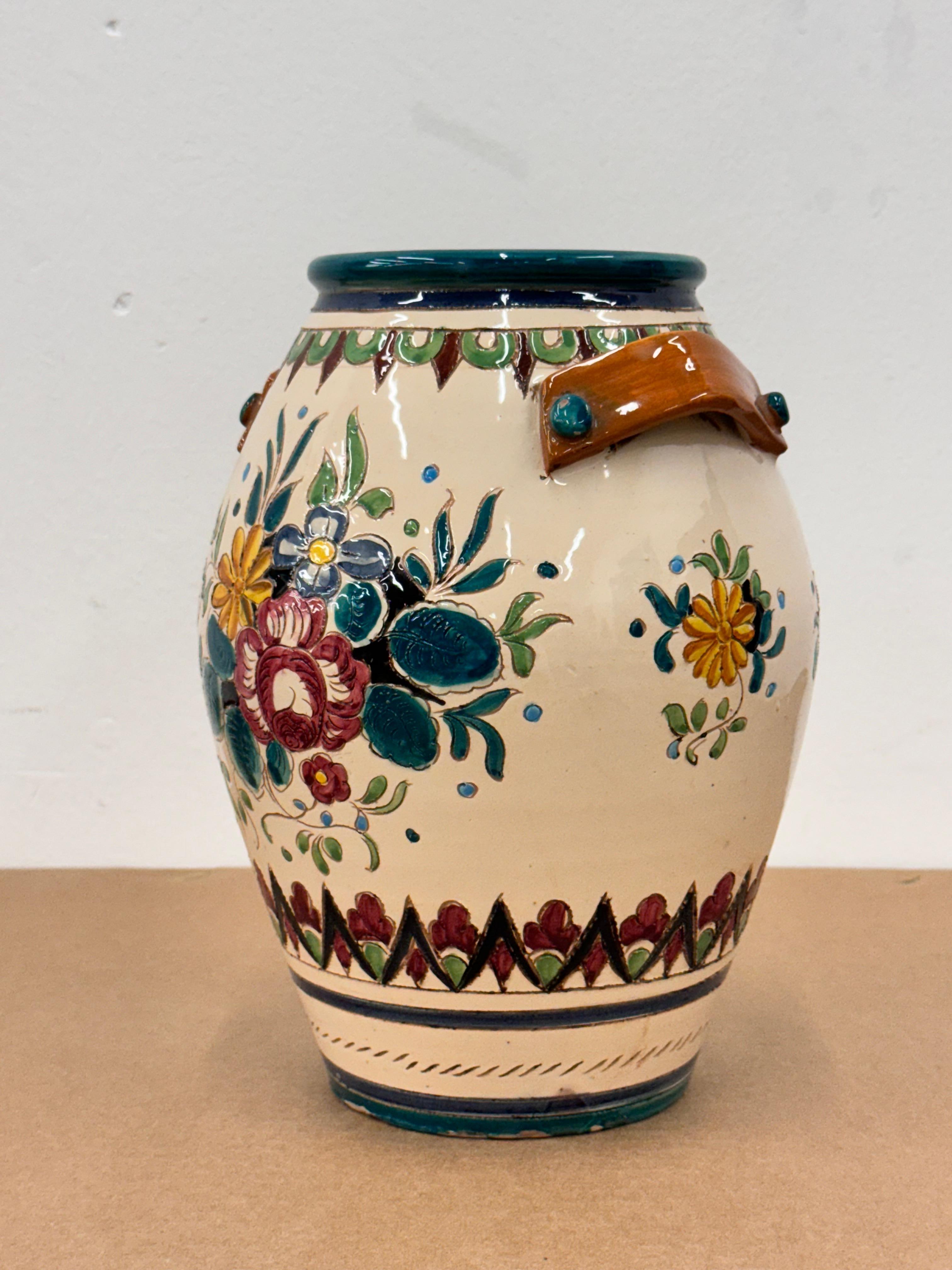 Italienische Vase aus den 1950er Jahren,  Mari Ceramiche Deruta im Zustand „Gut“ in Monza, Monza e Brianza