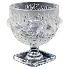 LALIQUE Vase Elisabeth en cristal satiné, design Marc Lalique. 1960s
