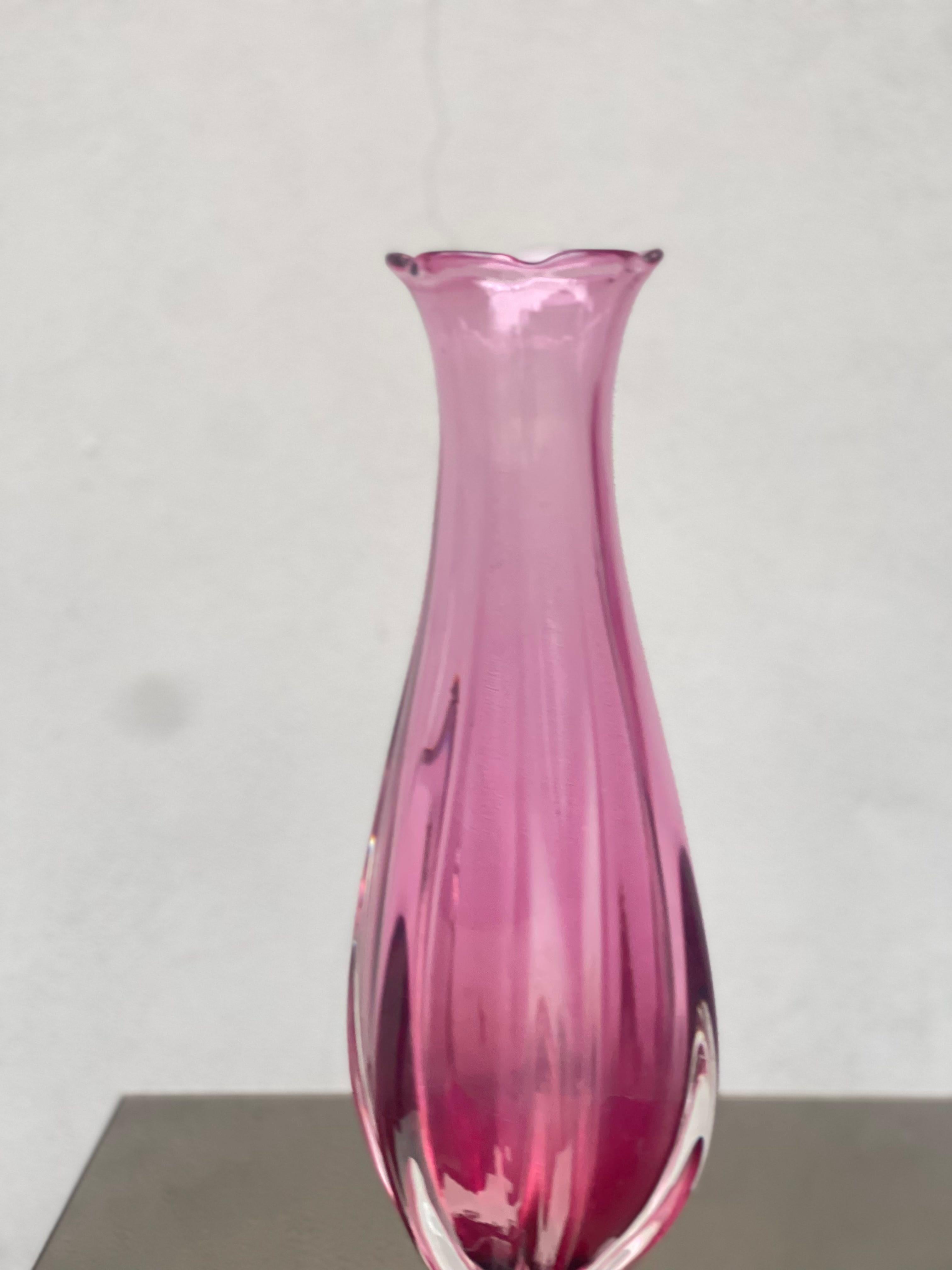 Vaso Mid-Century vintage in vetro di Murano attribuibile Archimede Seguso, Italy For Sale 1