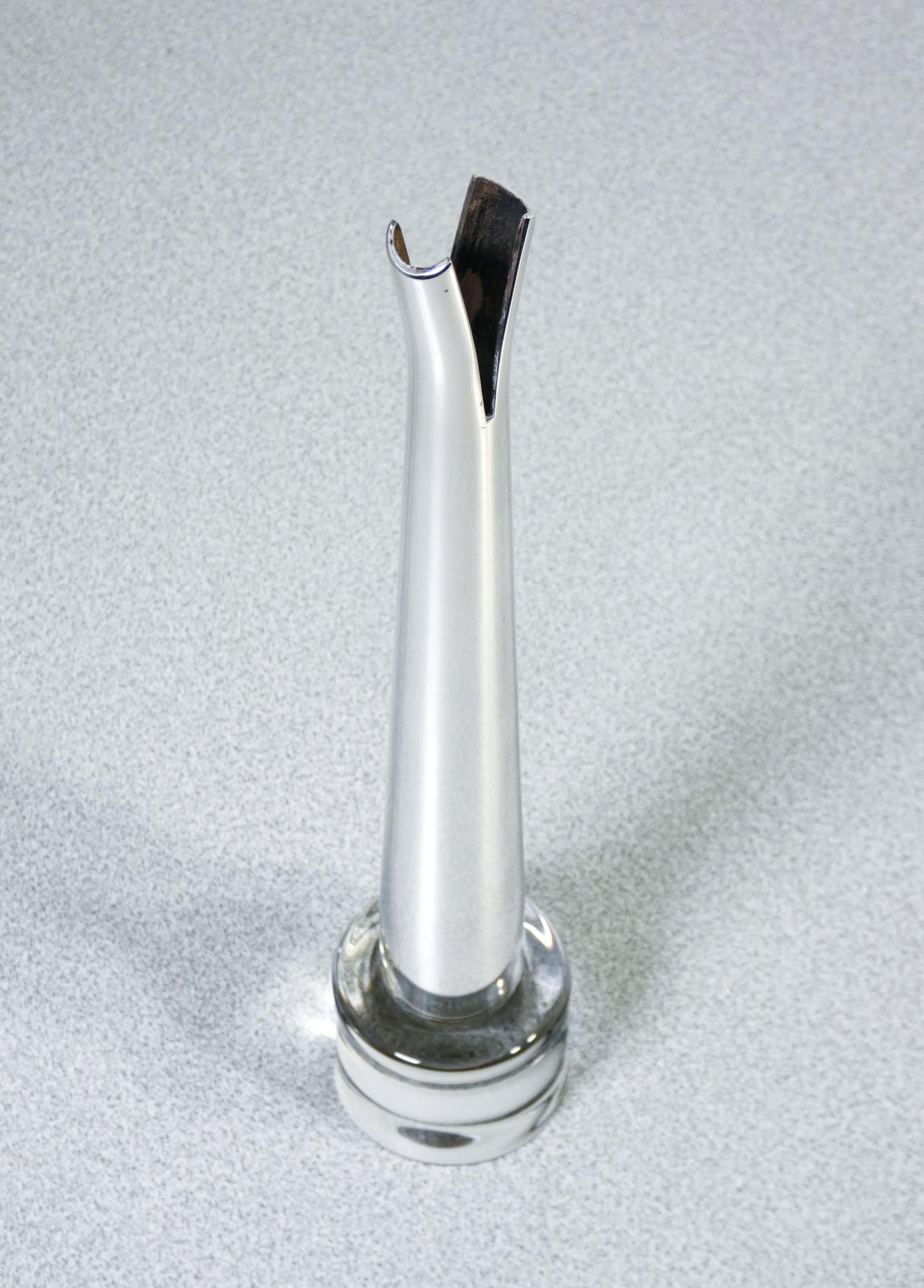 Late 20th Century Vase Moritz, design Lino SABATTINI en métal argenté et verre. Italie, années 90 en vente