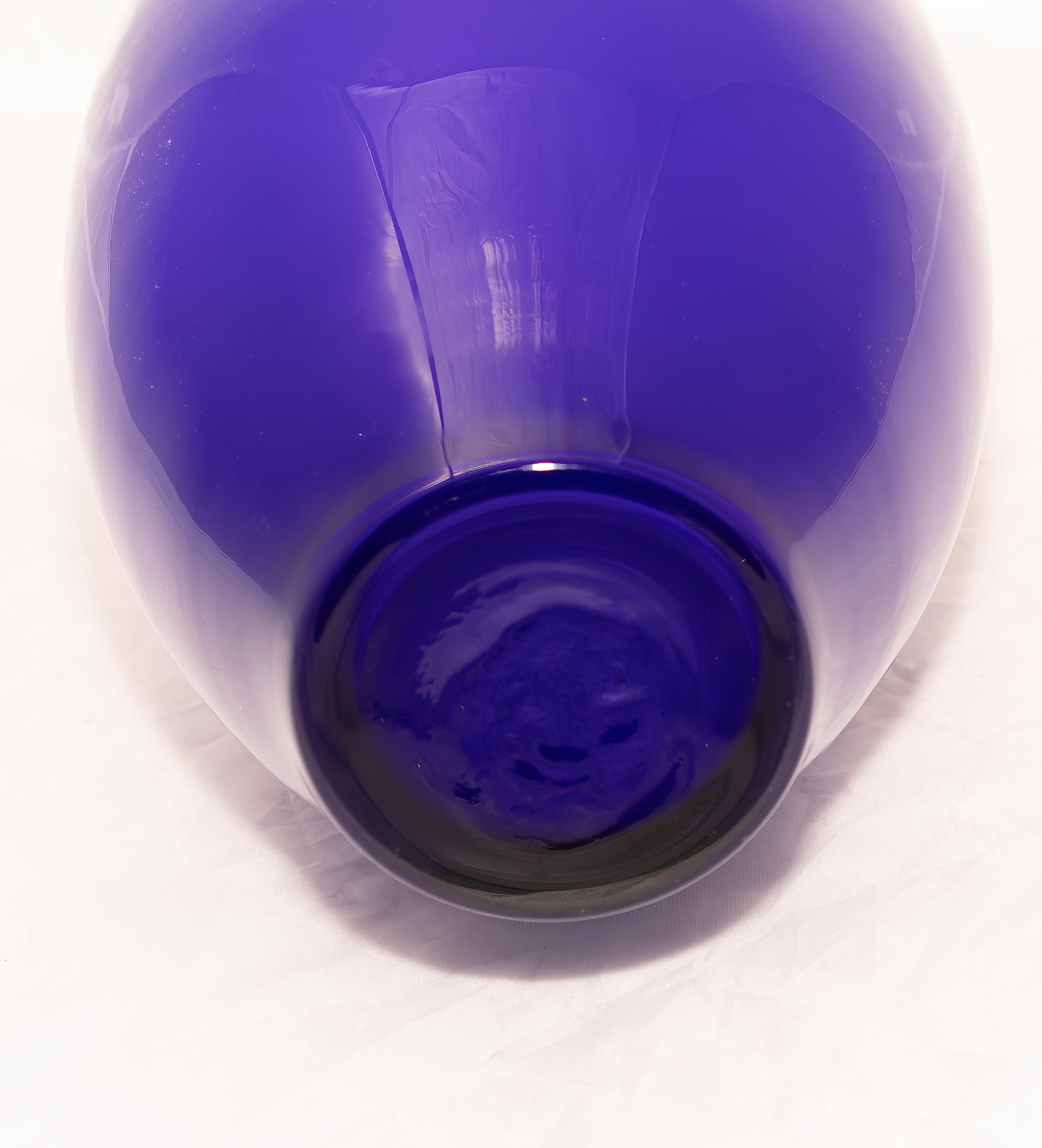 Vase in the style of Carlo Moretti, 1970s In Excellent Condition For Sale In Bastia Umbra, IT