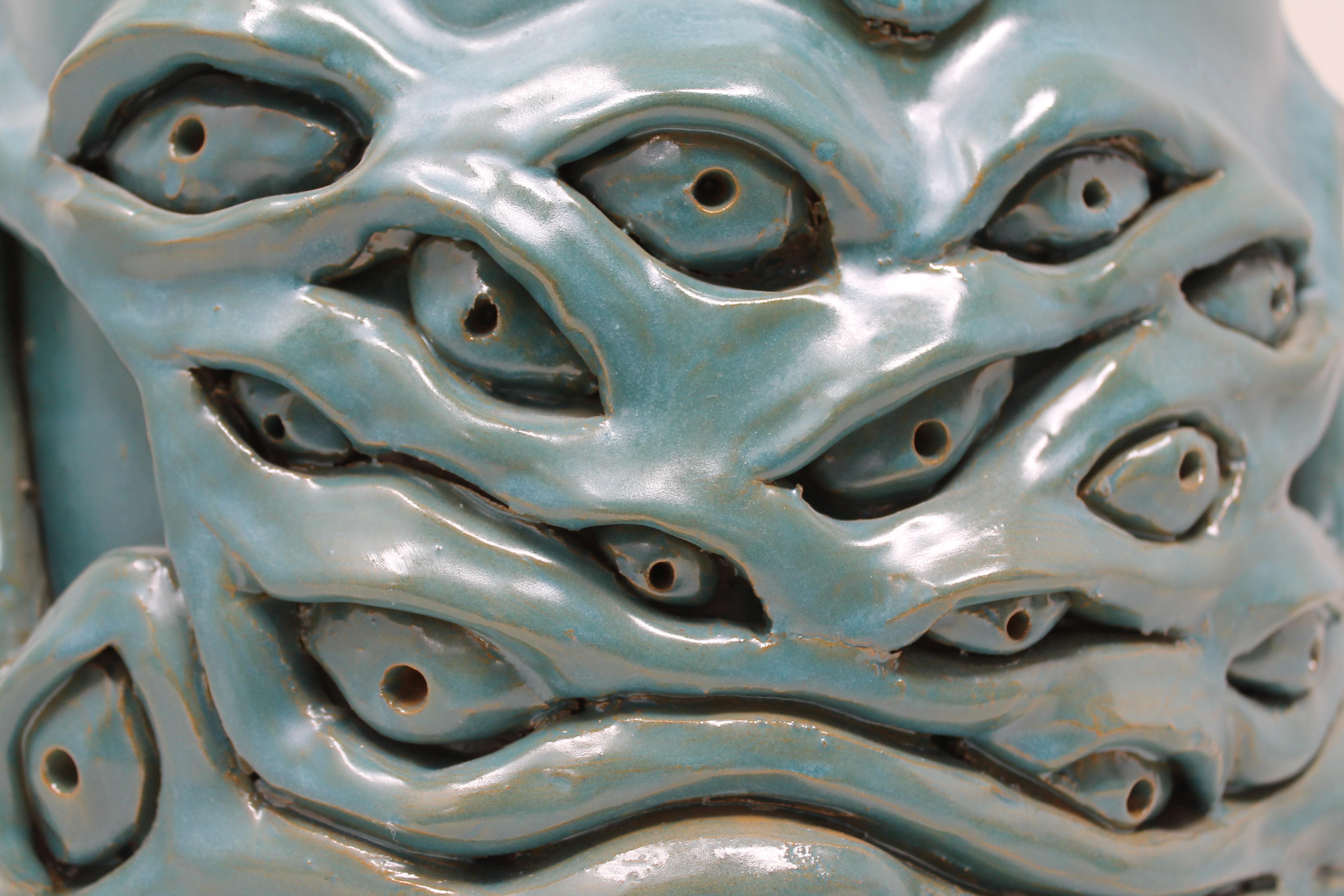 Émaillé Vase Freaklab entièrement réalisé à la main en céramique, couleur verte vintage en vente