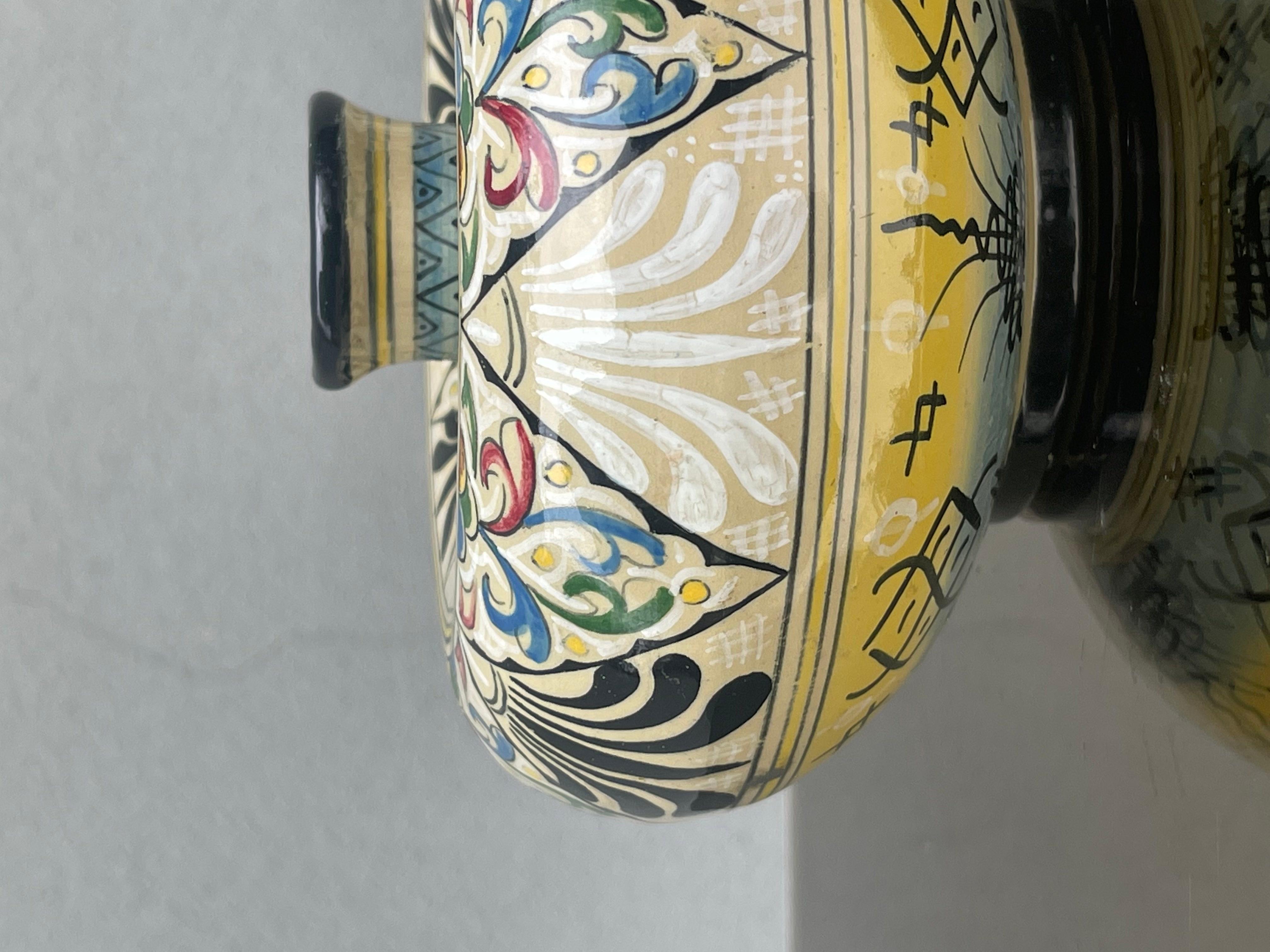 Italian Vaso Pesaro in ceramica di Molaroni disegno rinascimentale For Sale