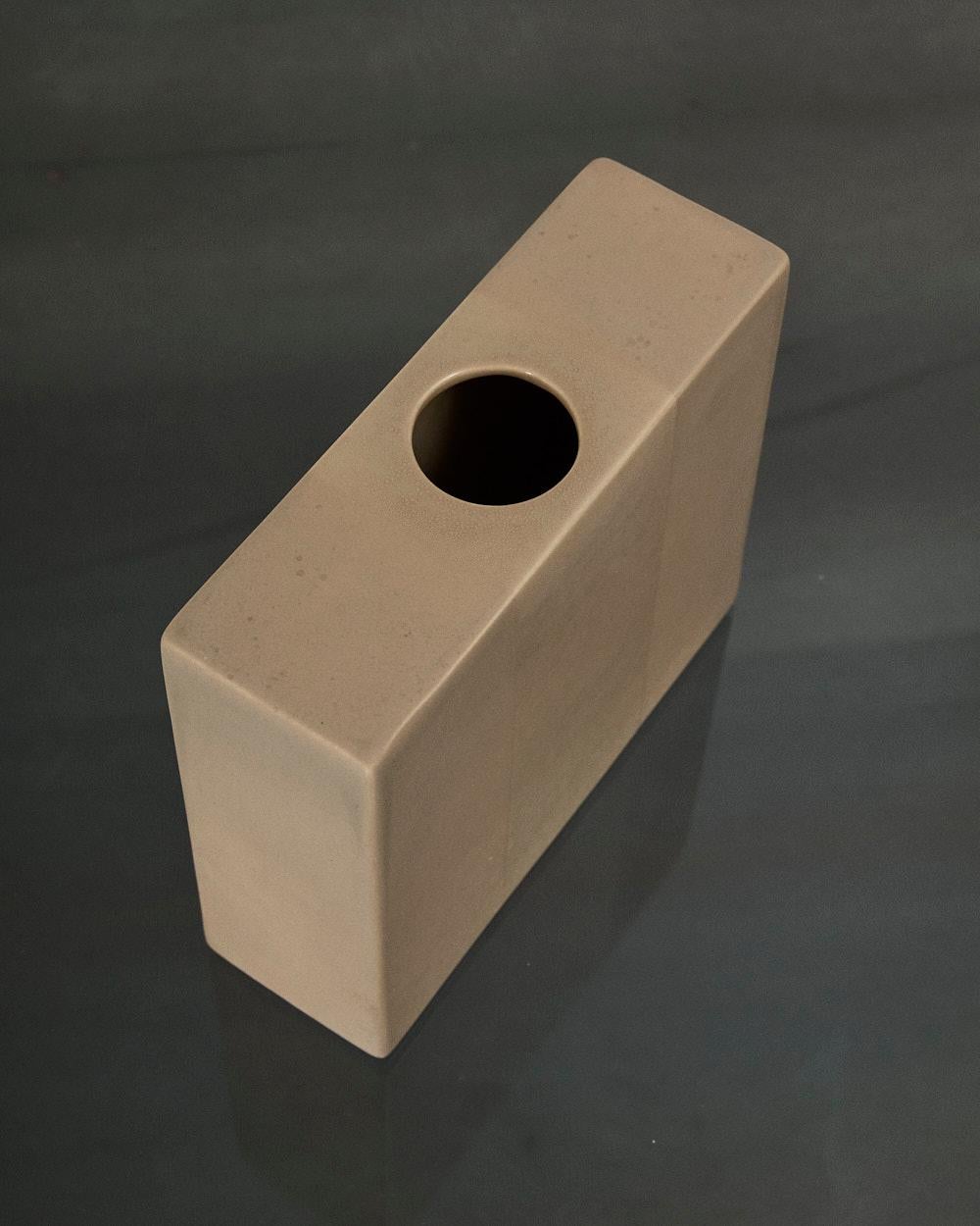 Mid-Century Modern Ceramic flower vase, Ettore Sottsass for Il Sestante For Sale
