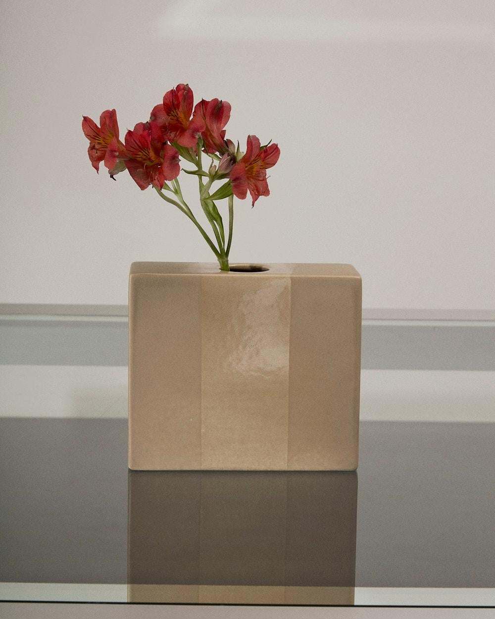 Ceramic flower vase, Ettore Sottsass for Il Sestante For Sale 1