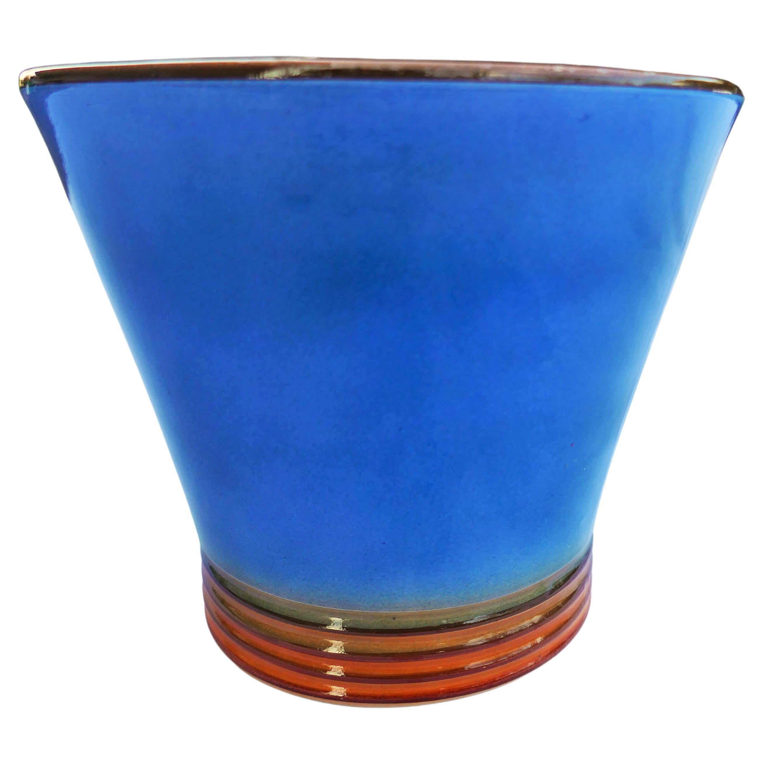 Keramische Vase möglicherweise Galvani Produktion.
Guter Zustand
Dankeschön