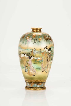 Vaso Satsuma raffigurante una giornata di festa con geishe e karako