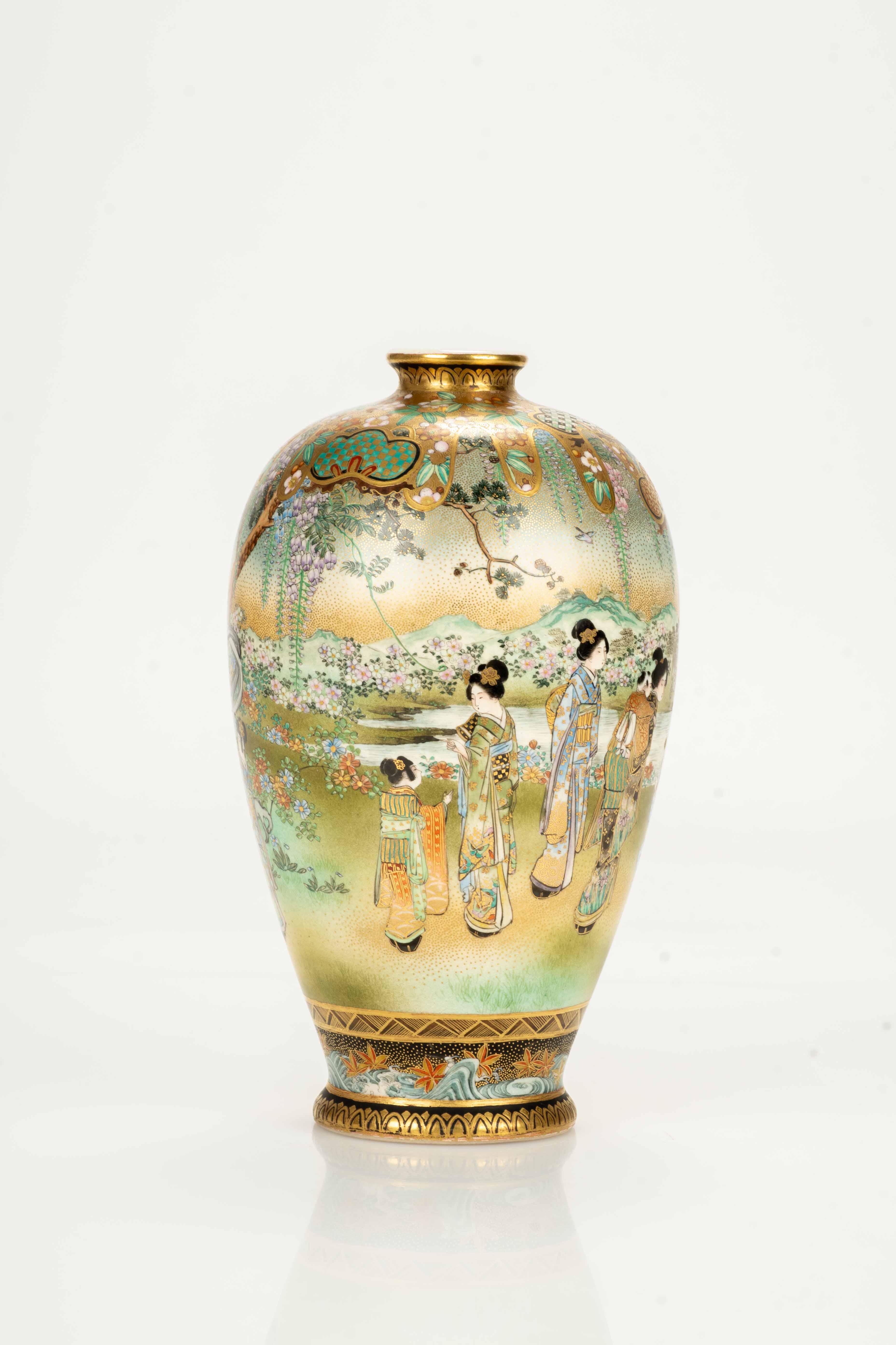 Hand-Painted Vaso Satsuma raffigurante una giornata di festa con geishe e karako