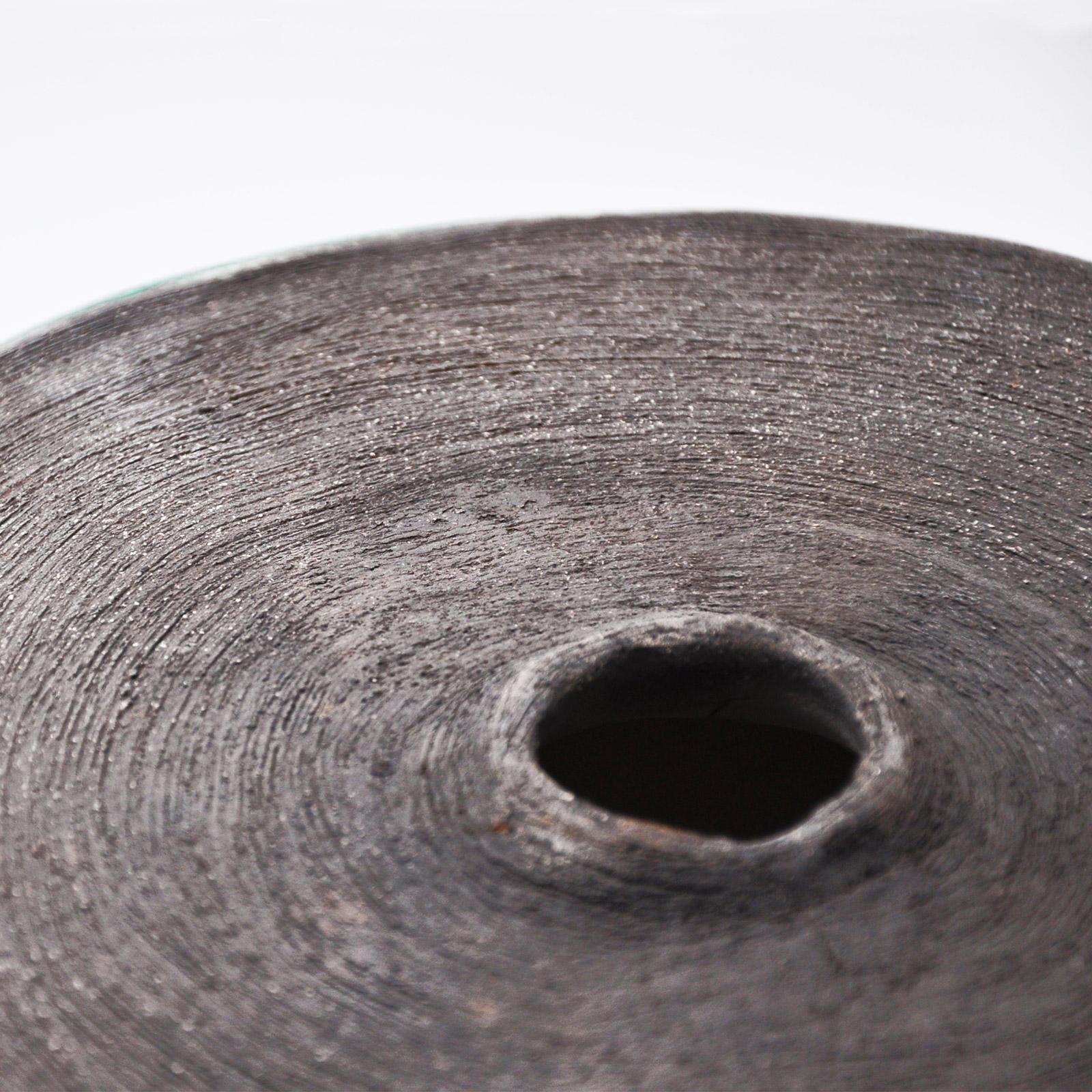 Vaso scultoreo in ceramica Raku 