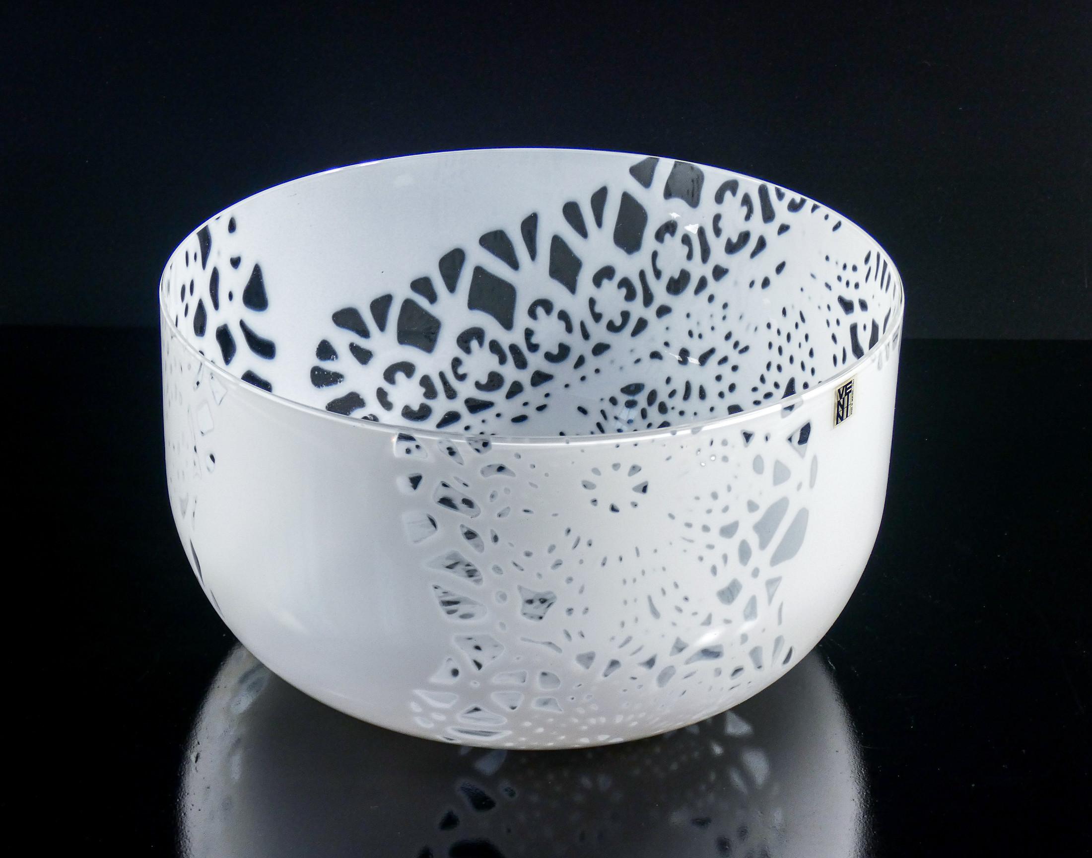 Italian Vase, Merletti series, design THORSSEN & KARLSSON for VENINI. Murano, 1979