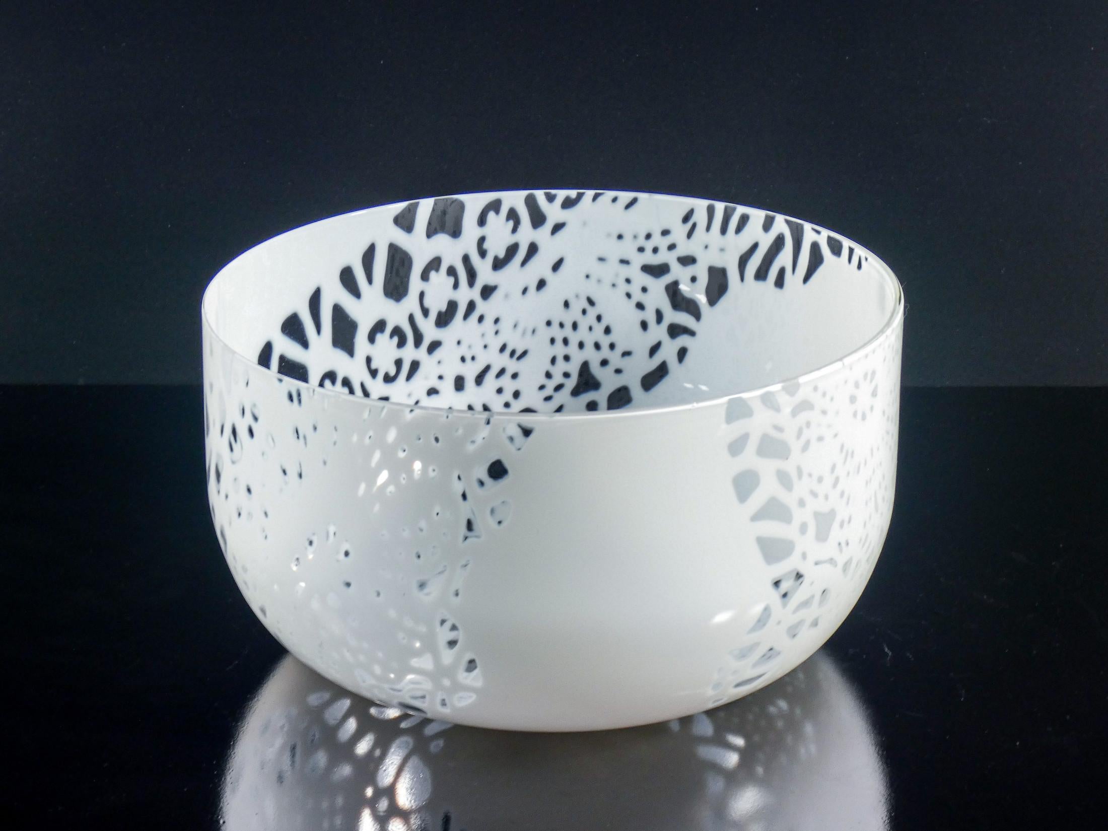 Glass Vase, Merletti series, design THORSSEN & KARLSSON for VENINI. Murano, 1979