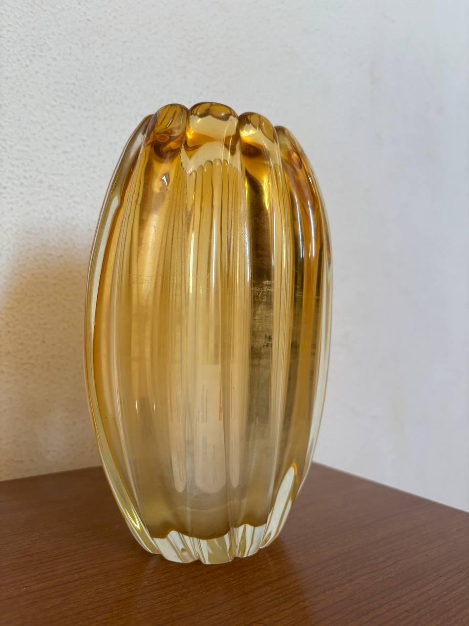 A mix of emotions in looking at these colors that bring a 1950s sculpture vase to life.
Hand-knotted worked in the periods of the great glass masters of Murano.
Available with worldwide shipping.
Beauty can be fulfilled through interior decoration