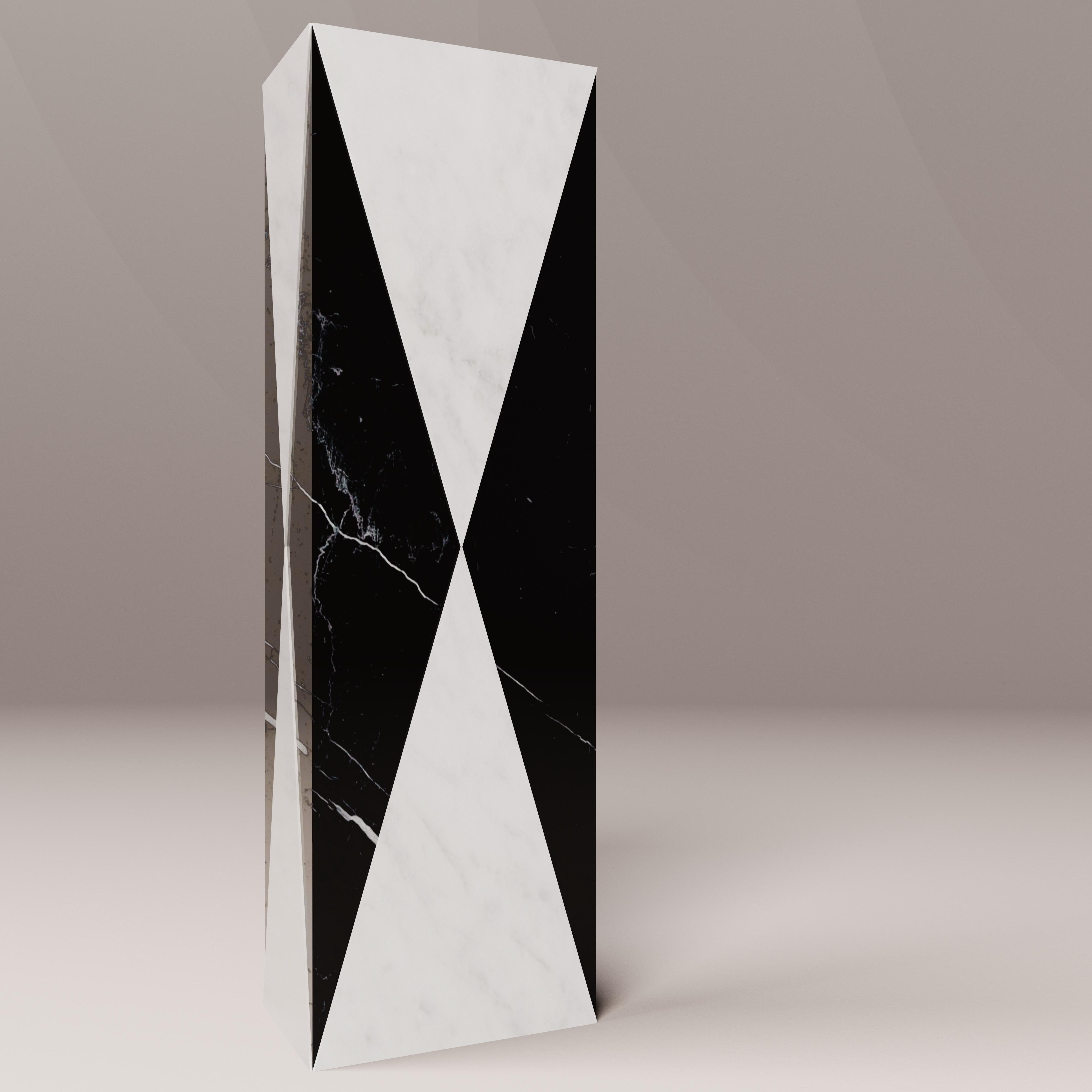 Italian Triangular Vase in White Carrara Marble and Black Marquina by Carcino Design For Sale