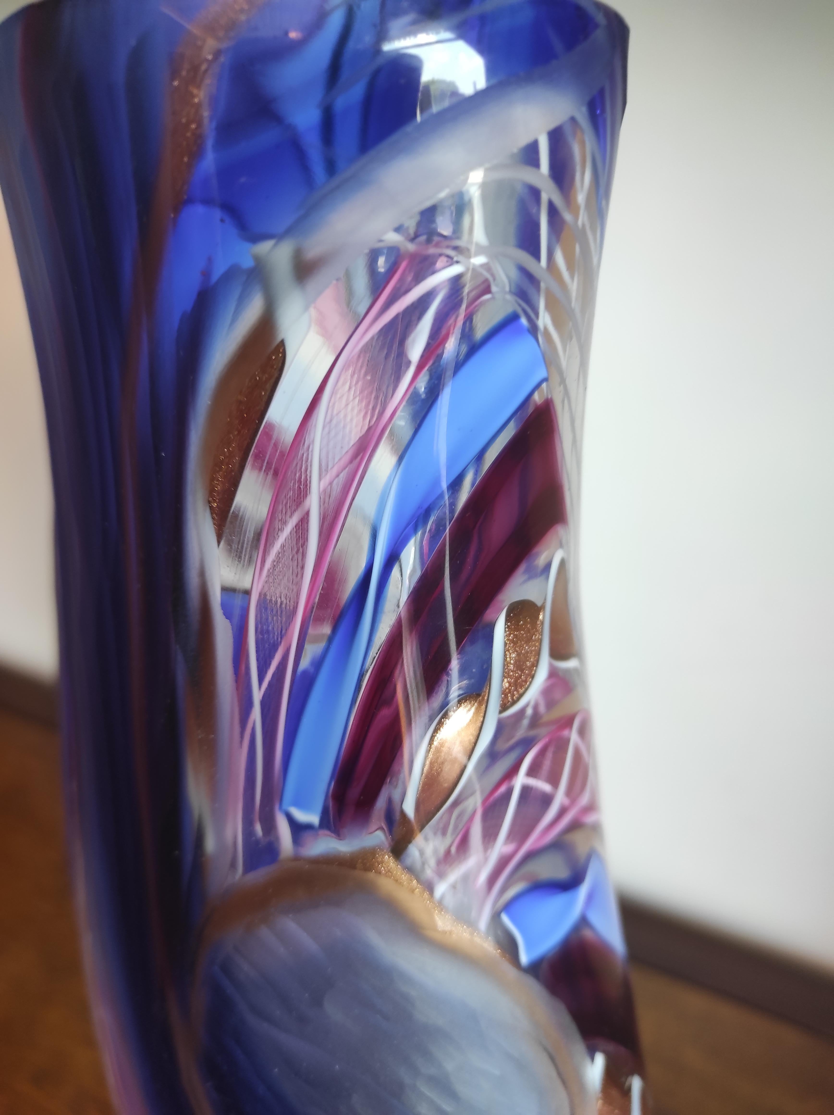 Vase  blown glass violet from Murano  In Excellent Condition For Sale In Borgo Veneto, IT