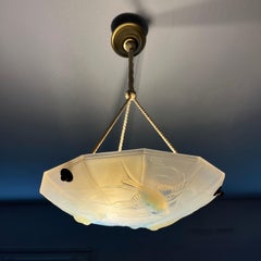 Vasque Art Déco en verre opalescent, Ezan France, vers 1930