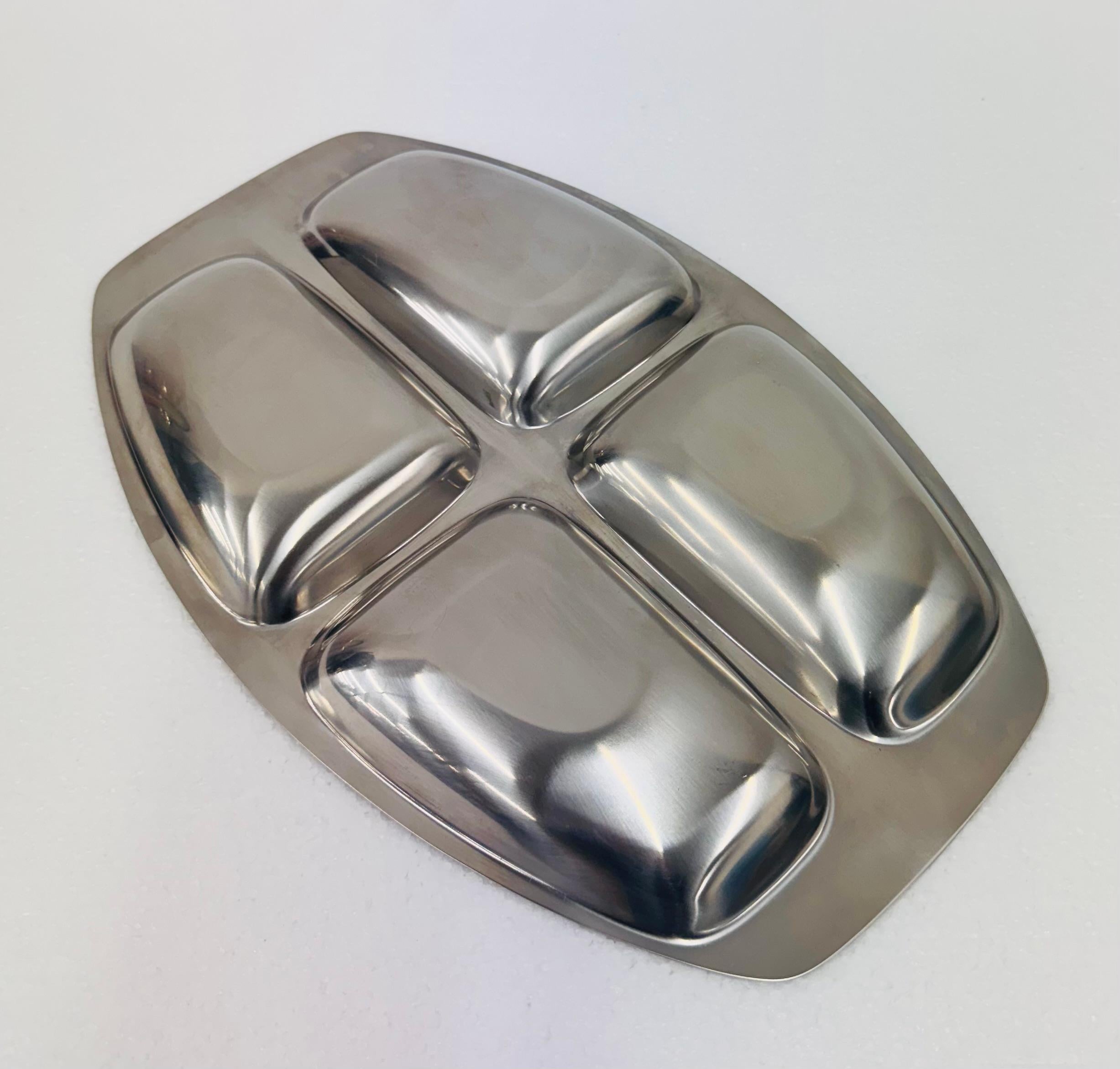 Bandeja de acero para entremeses Alessi - Diseño Carlo Mazzeri en Bueno estado para la venta en Monza, Monza e Brianza