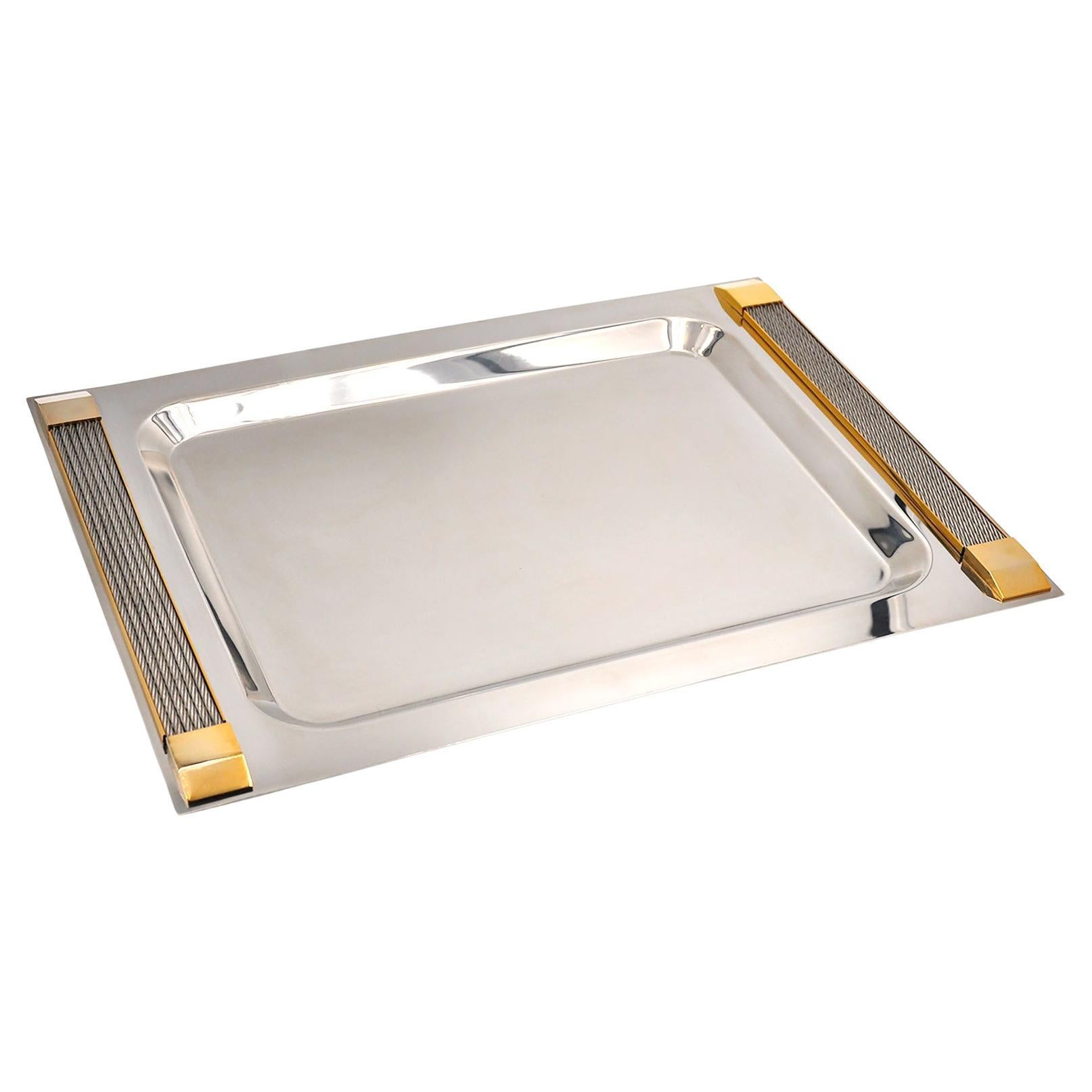 Metal carrying tray and details  recalling the marine atmosphere 