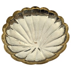 Handgeprägtes Messing Dekoratives Tablett mit Muschel 1950er Jahre Schubladen Florenz