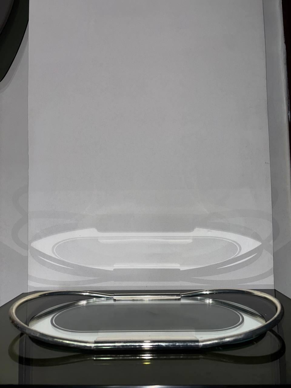 Mid-20th Century Plateau Fontana Arte avec bords en miroir et laiton du milieu du siècle. en vente