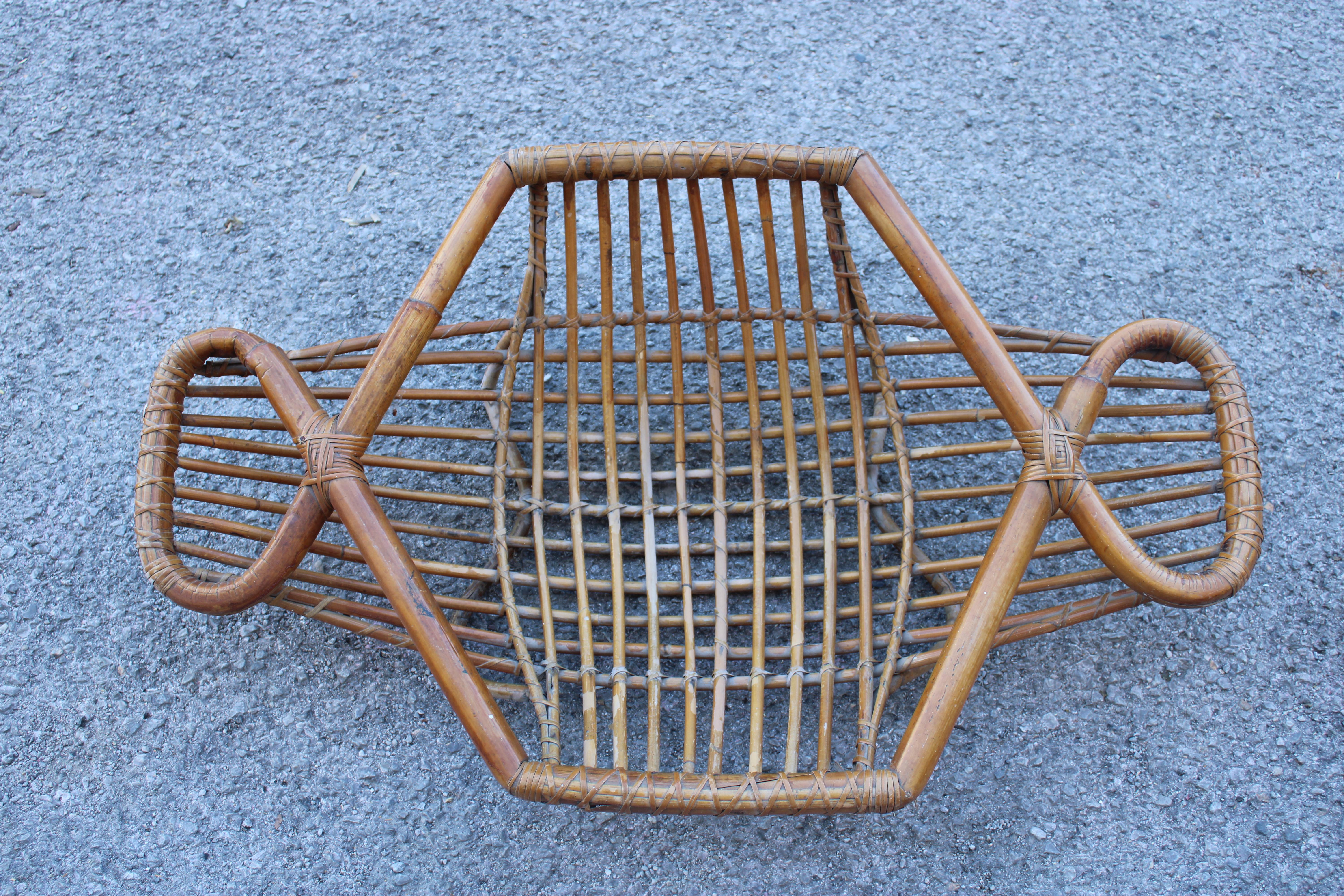Bandeja tejida de bambú 1950 realizada al estilo de Franco Albini