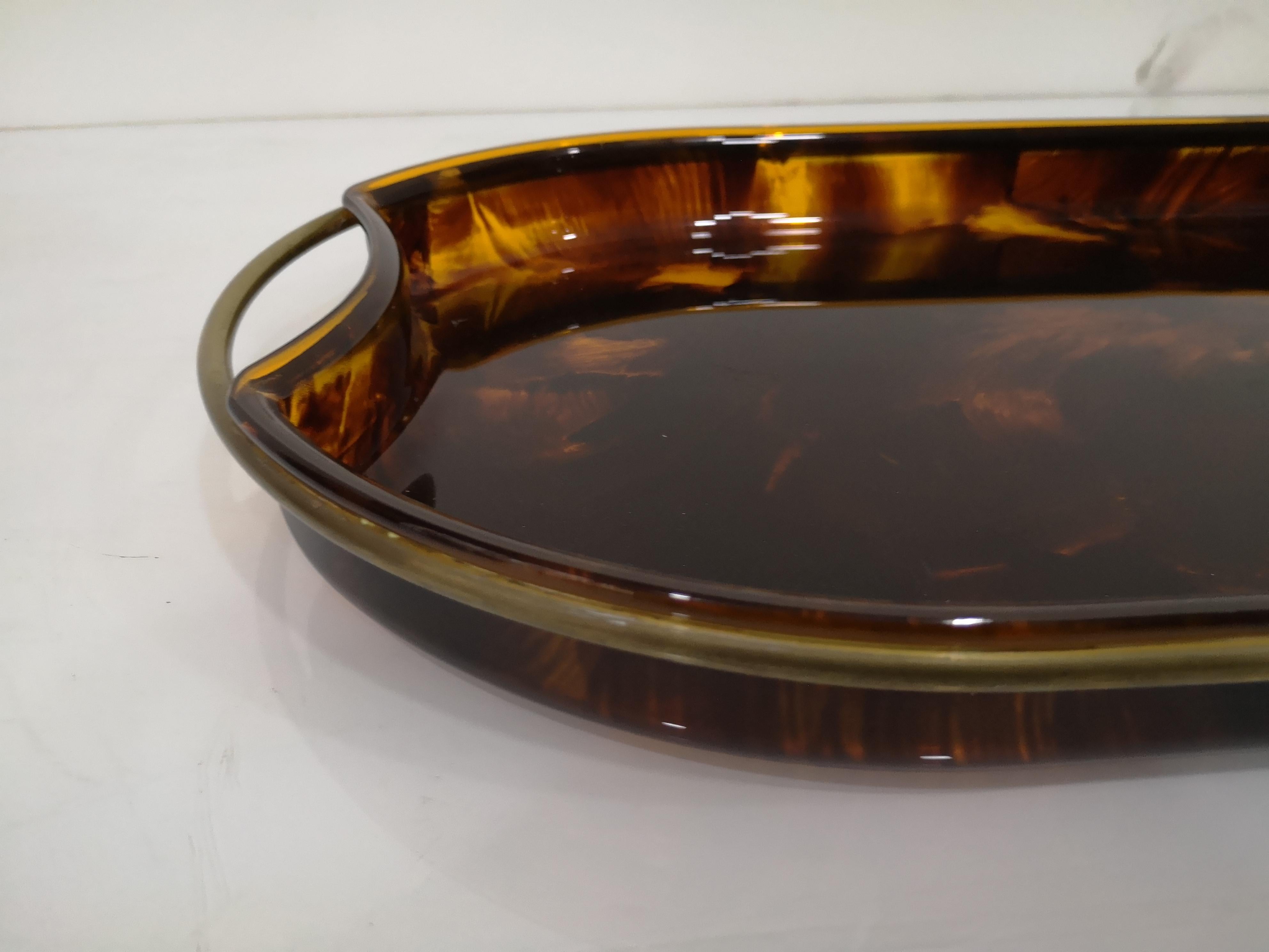 Italian oval brass and tortoise effect acrylic glass tray 1970s  For Sale 4
