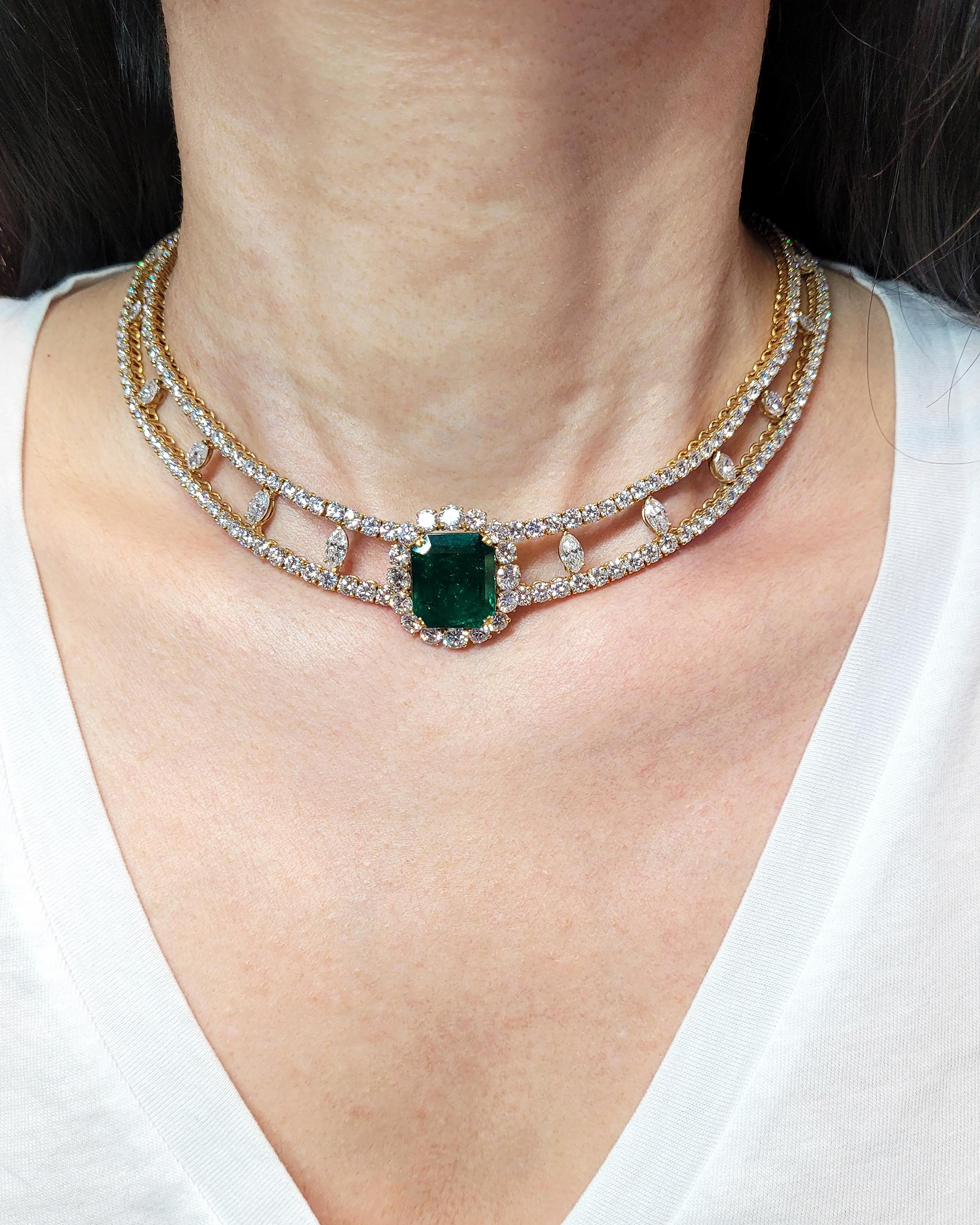 Vassort Vintage kolumbianische Smaragd-Diamant-Bib-Halskette (Gemischter Schliff) im Angebot