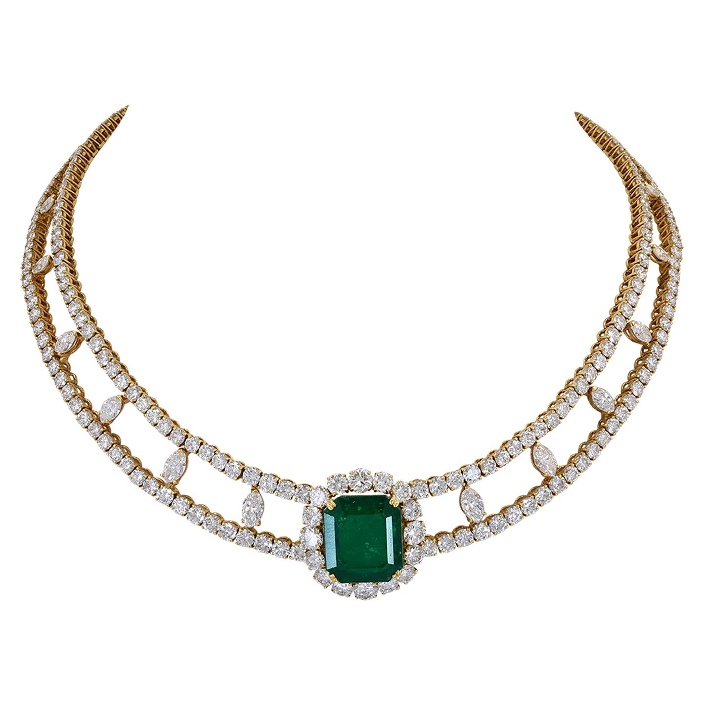 Vassort Vintage kolumbianische Smaragd-Diamant-Bib-Halskette im Angebot
