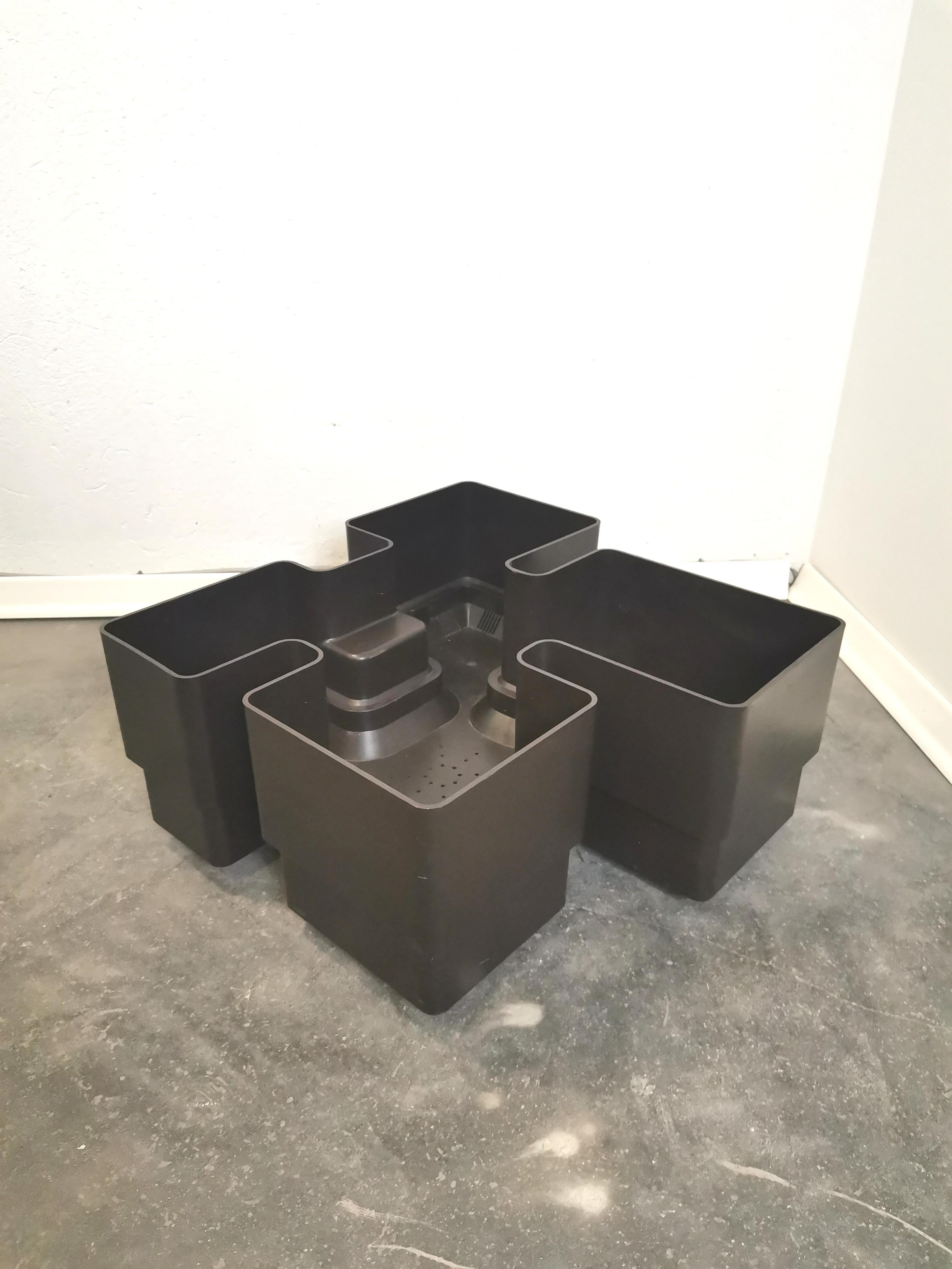 Mid-Century Modern Vastill Dark Brown Plastic Planter by Michael McCann, 1970s For Sale