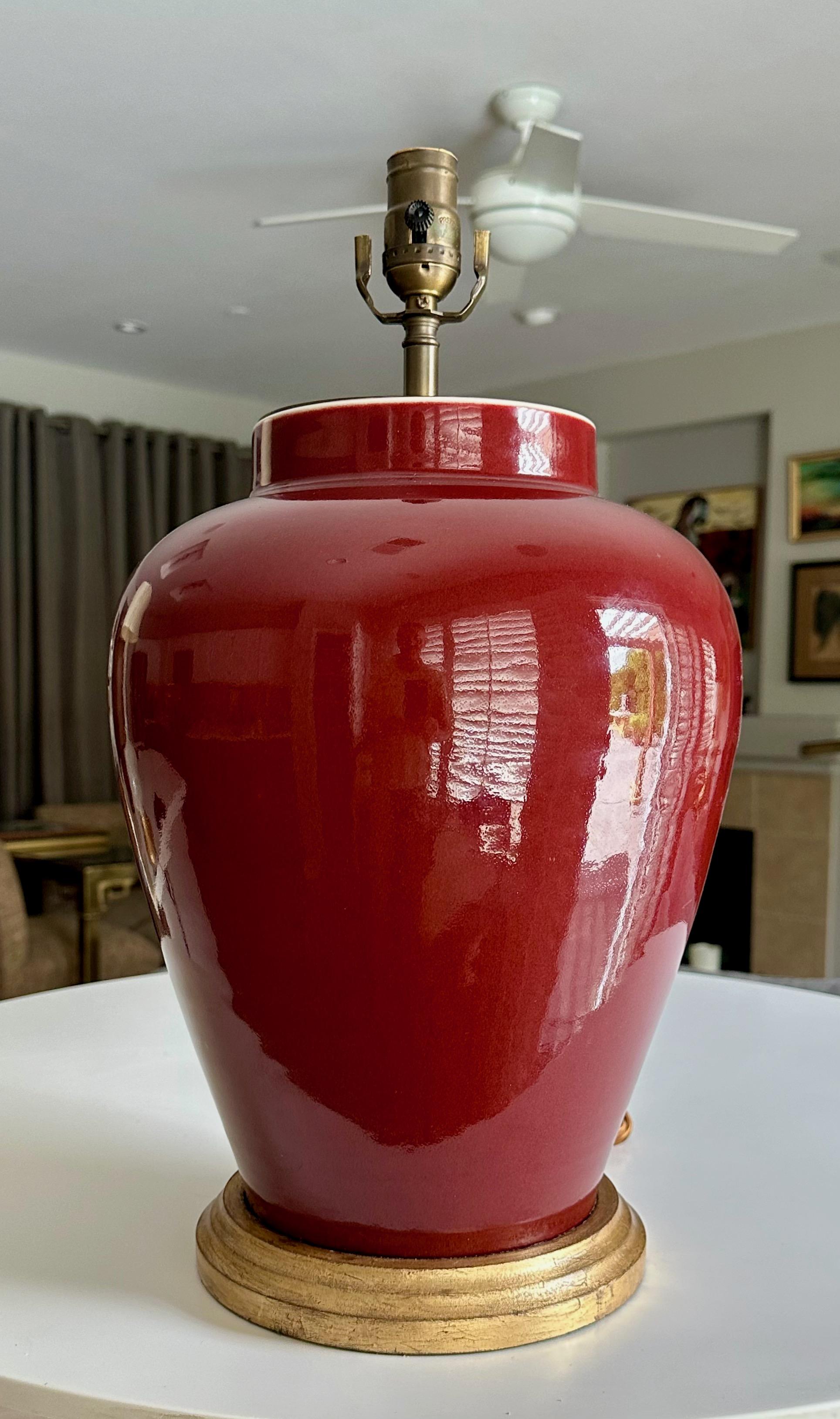 Vaughan Single Chinese Oxblood Porcelain Table Lamp In Good Condition For Sale In Palm Springs, CA