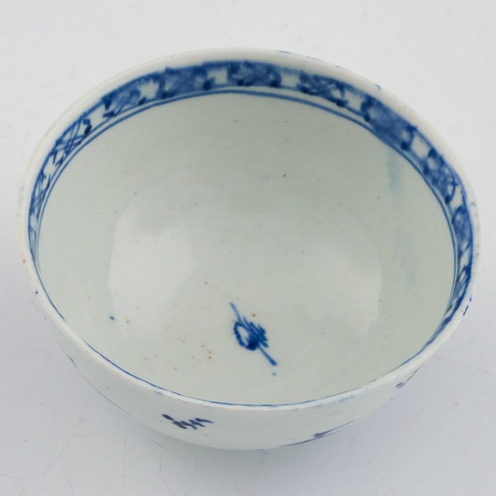 Vauxhall Porcelain Tea Bowl and Saucer, c1755-60 For Sale 4