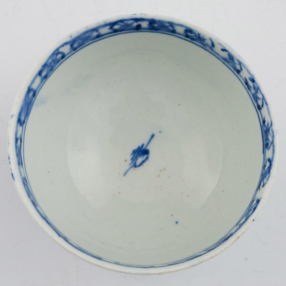 Vauxhall Porcelain Tea Bowl and Saucer, c1755-60 For Sale 6