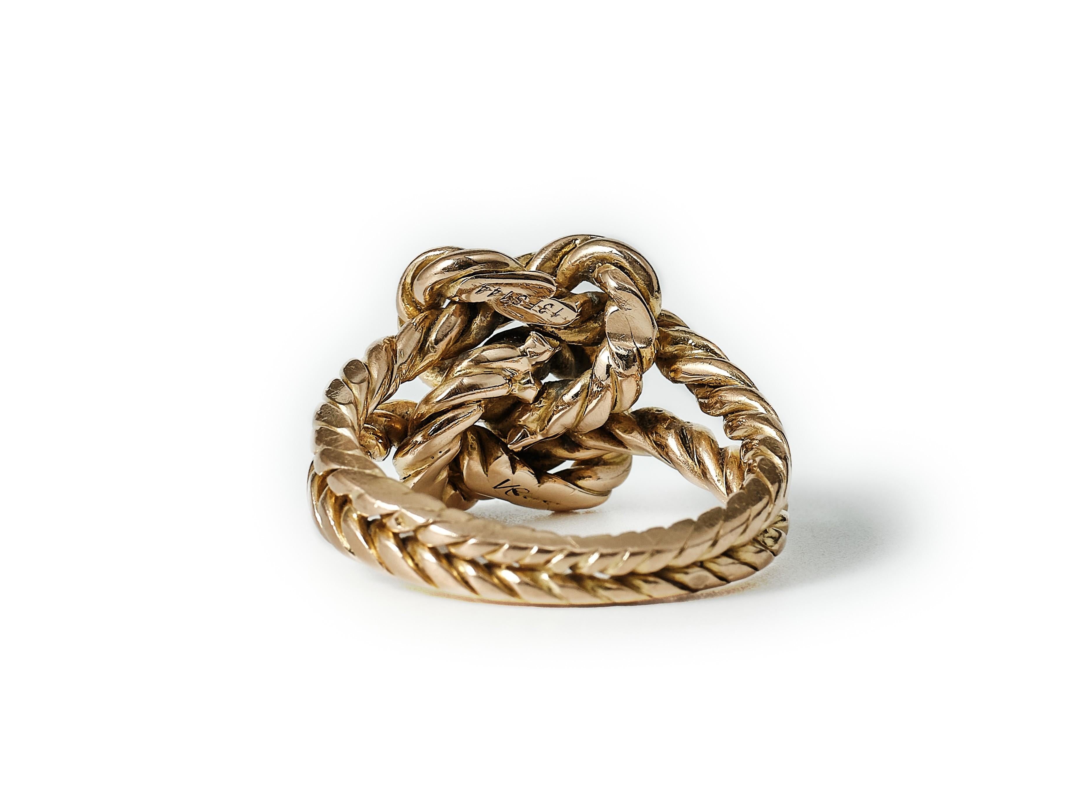 VCA 18karat gold twisted rope lovers knot ring, circa 1970 For Sale 2