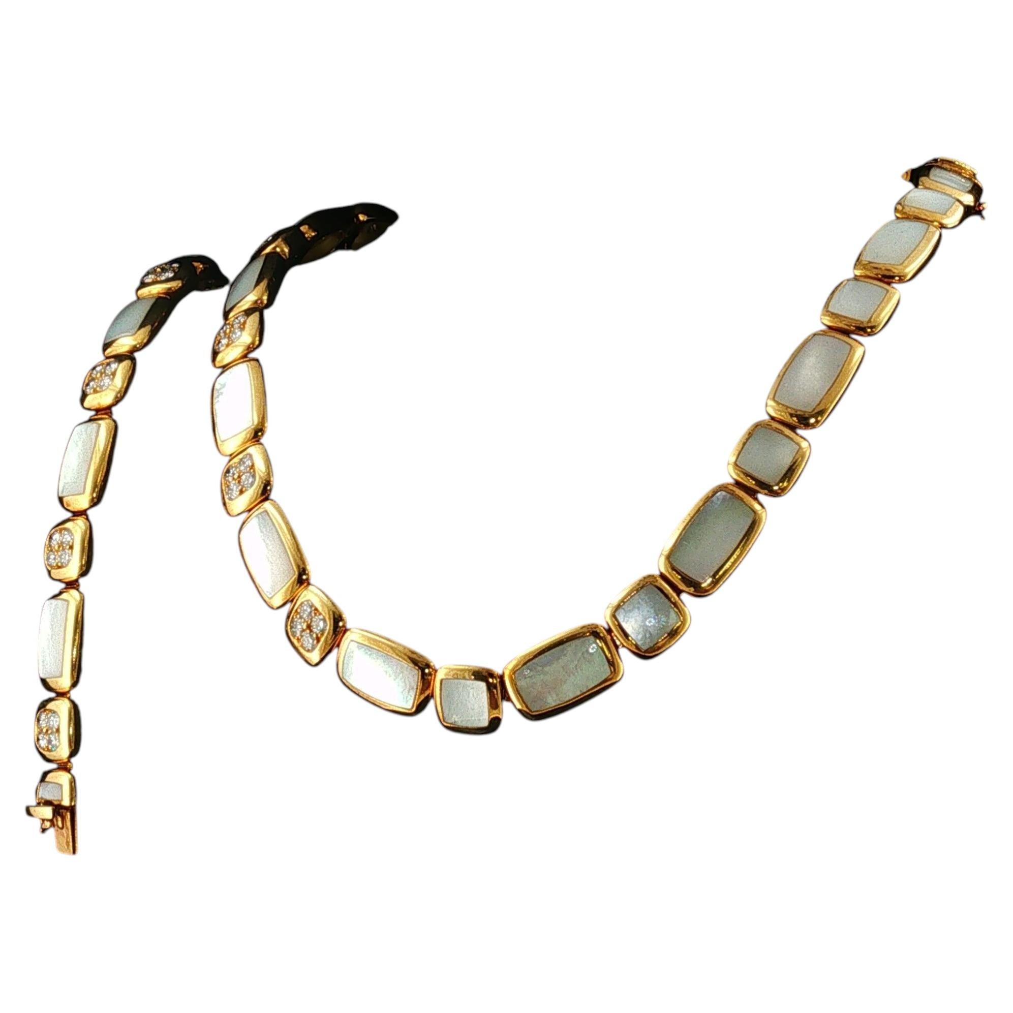 Set VCA degli anni ’60 composto da collana e bracciale in madreperla e diamanti, 18 carati