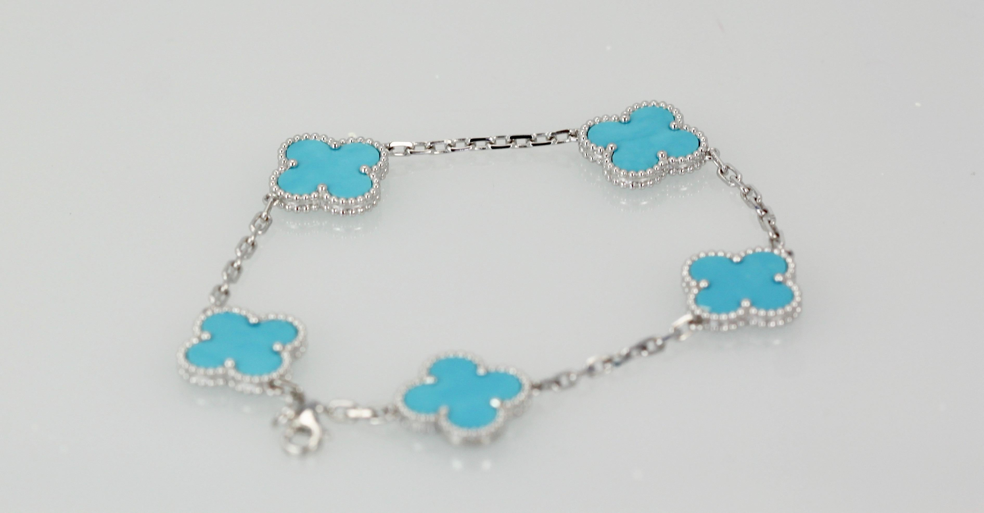 This Alhambra Turquoise 20 motif Necklace comes with a matching 5 motif Bracelet in 18K white gold.  Both come boxed with Certificate of authenticity.

These pieces are for Sherry  