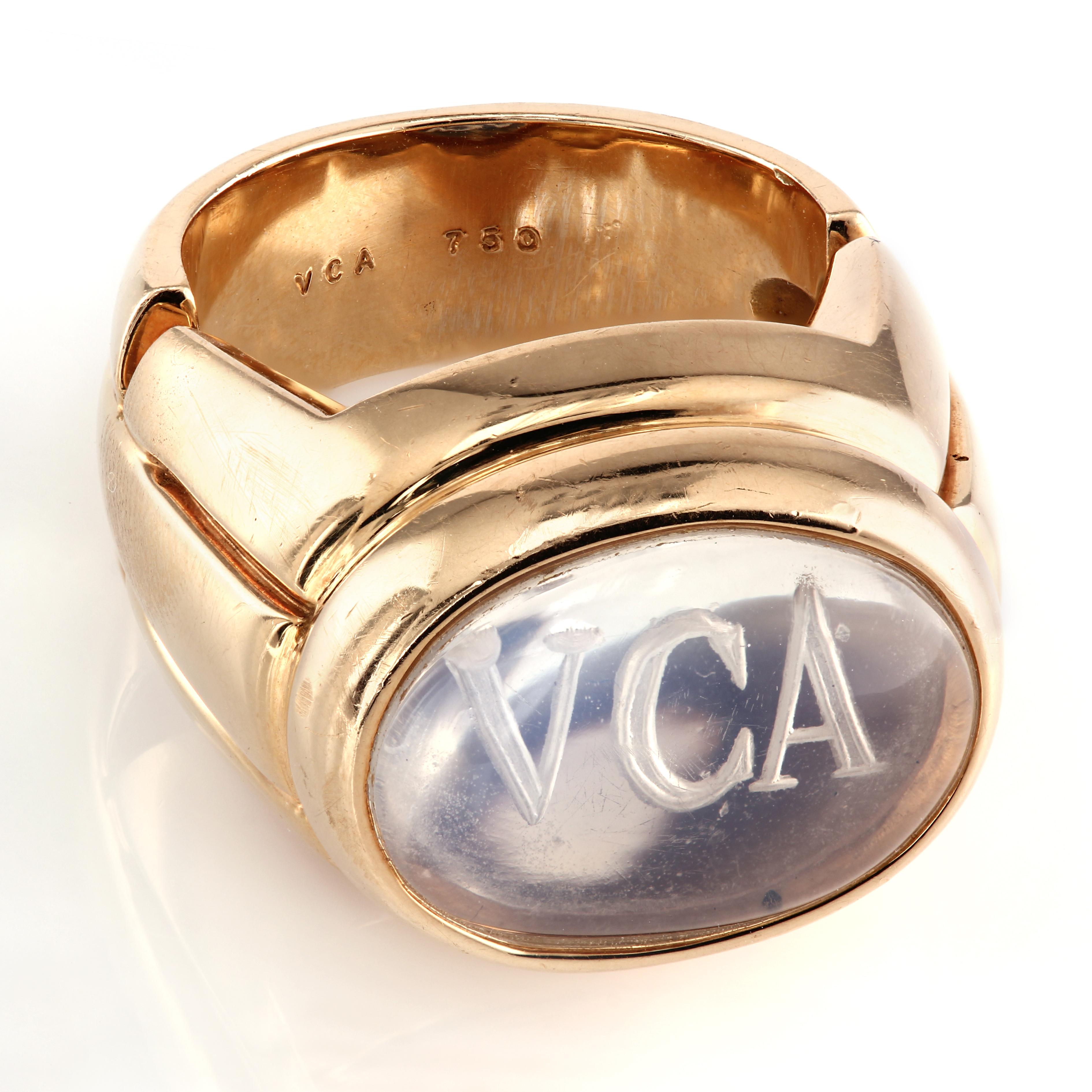 Cabochon VCA Signature moonstone carved logo 18K gold ring For Sale