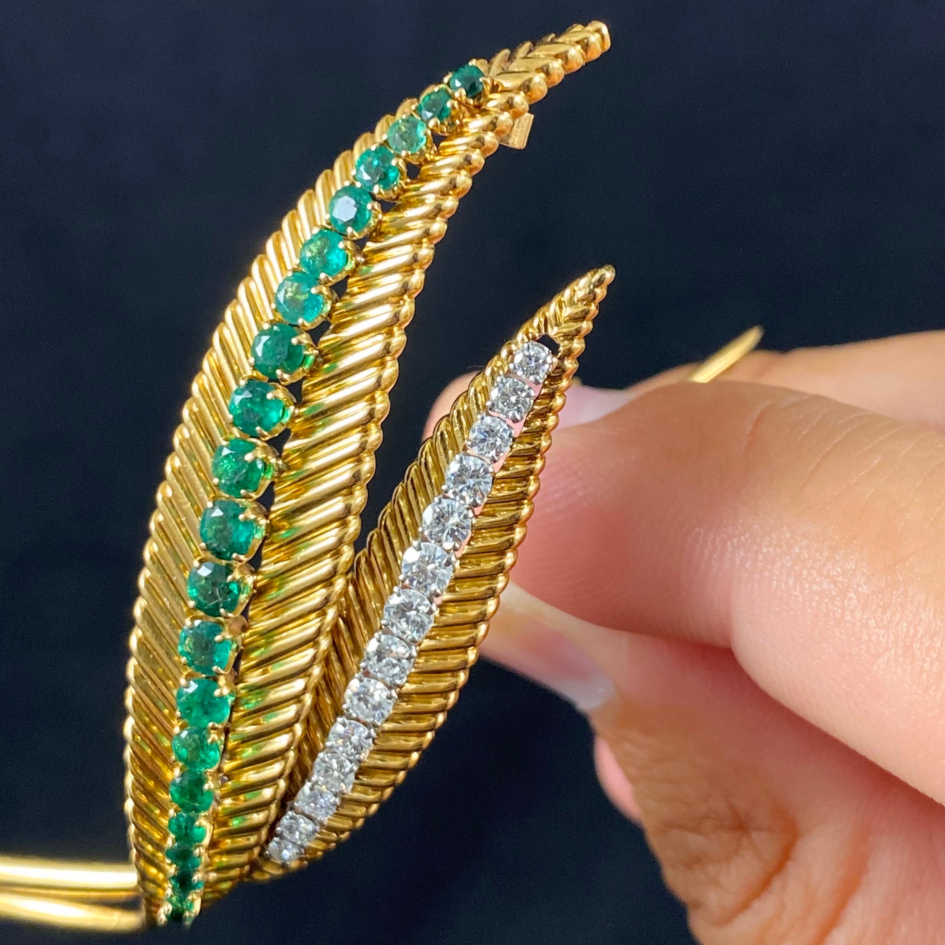 VCA Van Cleef & Arpels Diamond Emerald Leaf Brooch Pin Yellow Gold 1960s-1970s 3