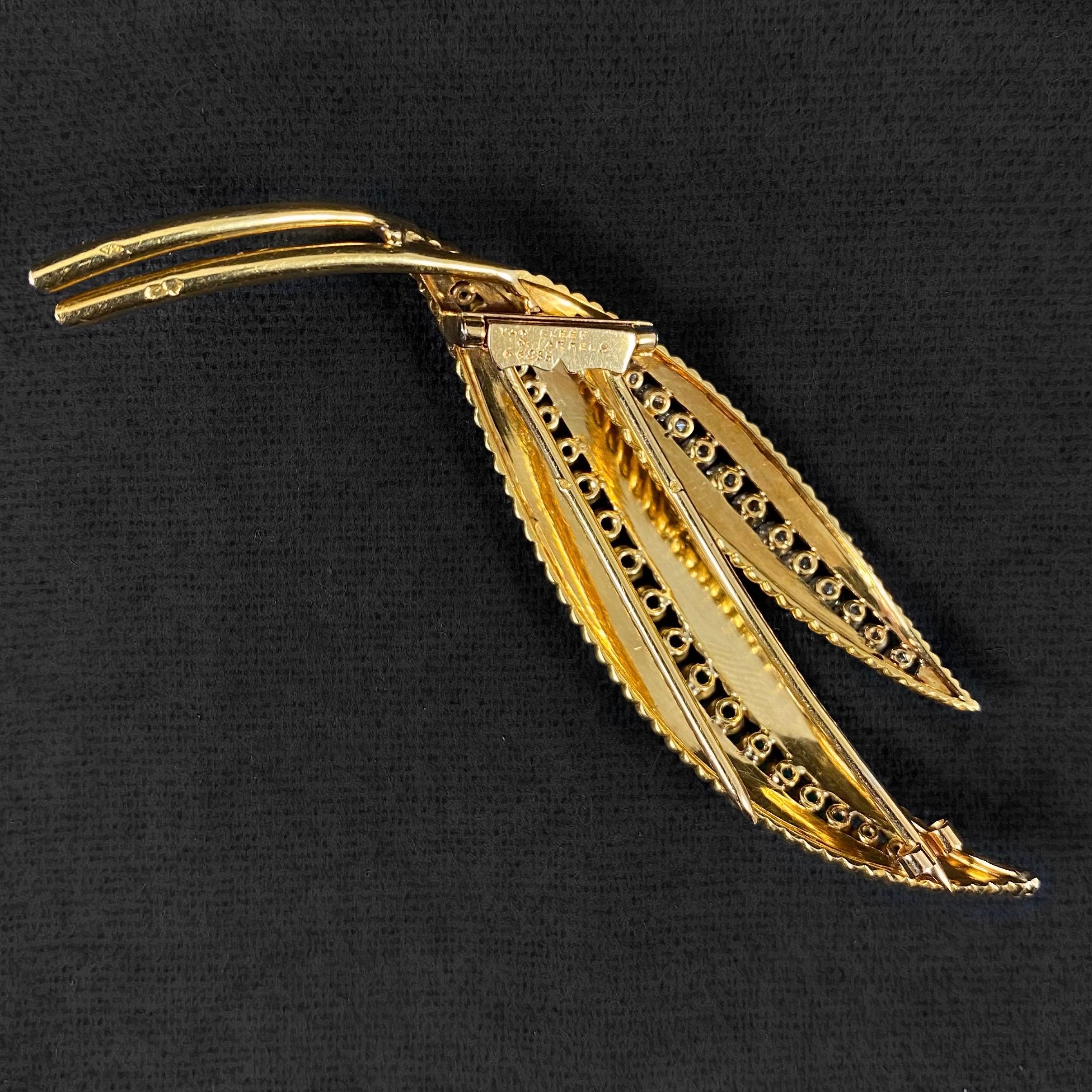 VCA Van Cleef & Arpels Diamond Emerald Leaf Brooch Pin Yellow Gold 1960s-1970s 9