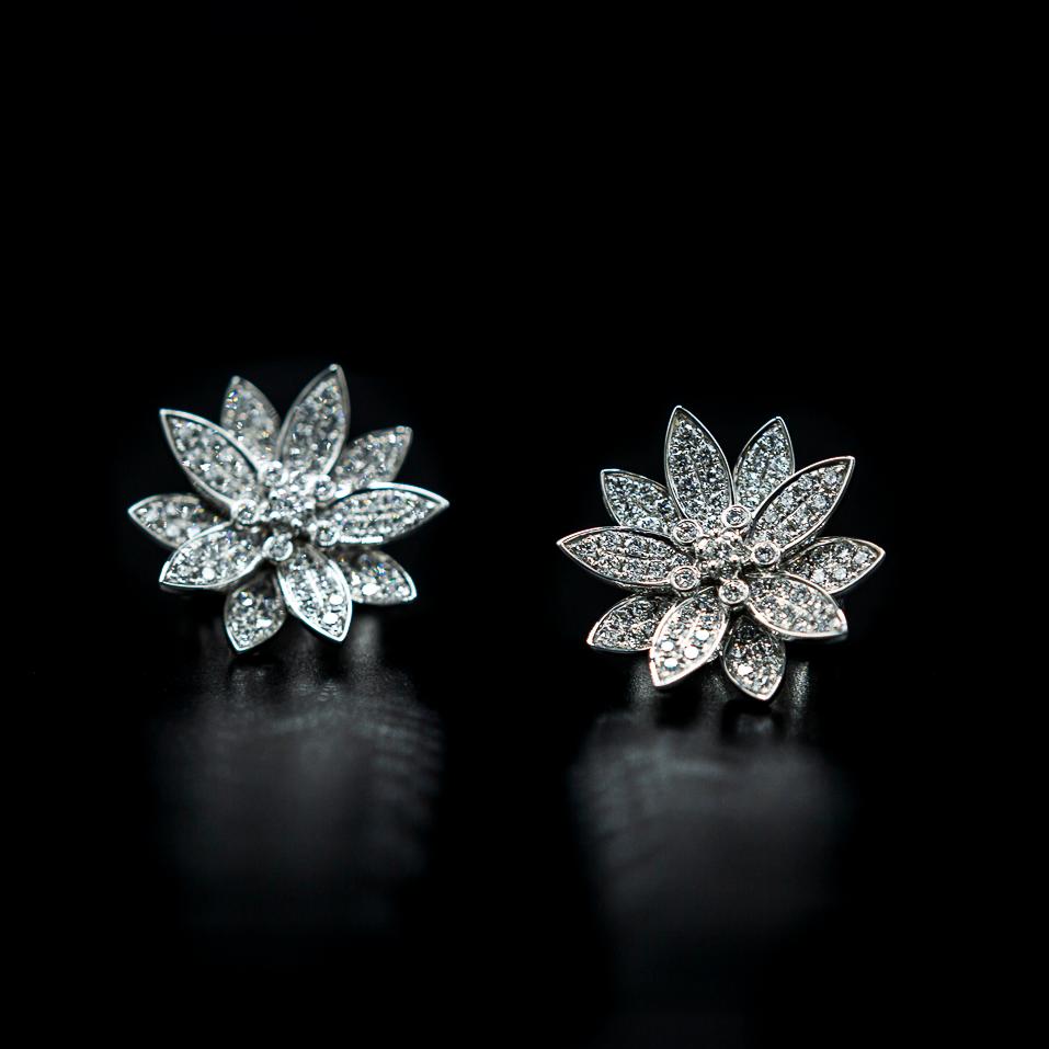 VCA Van Cleef & Arpels Lotus Diamond Earrings White Gold New York Box Papers For Sale 7